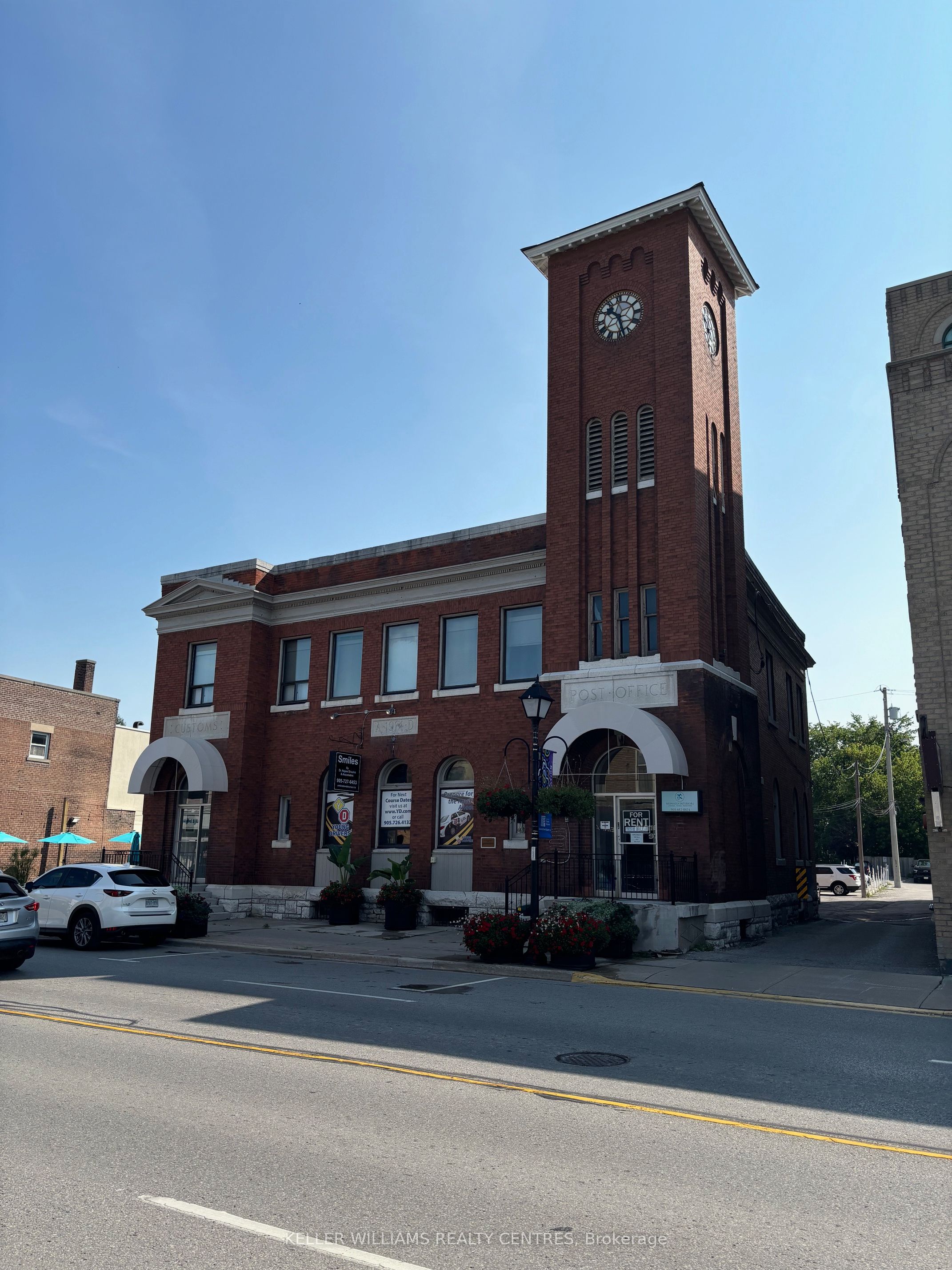 15213 Yonge St Property Photo 6