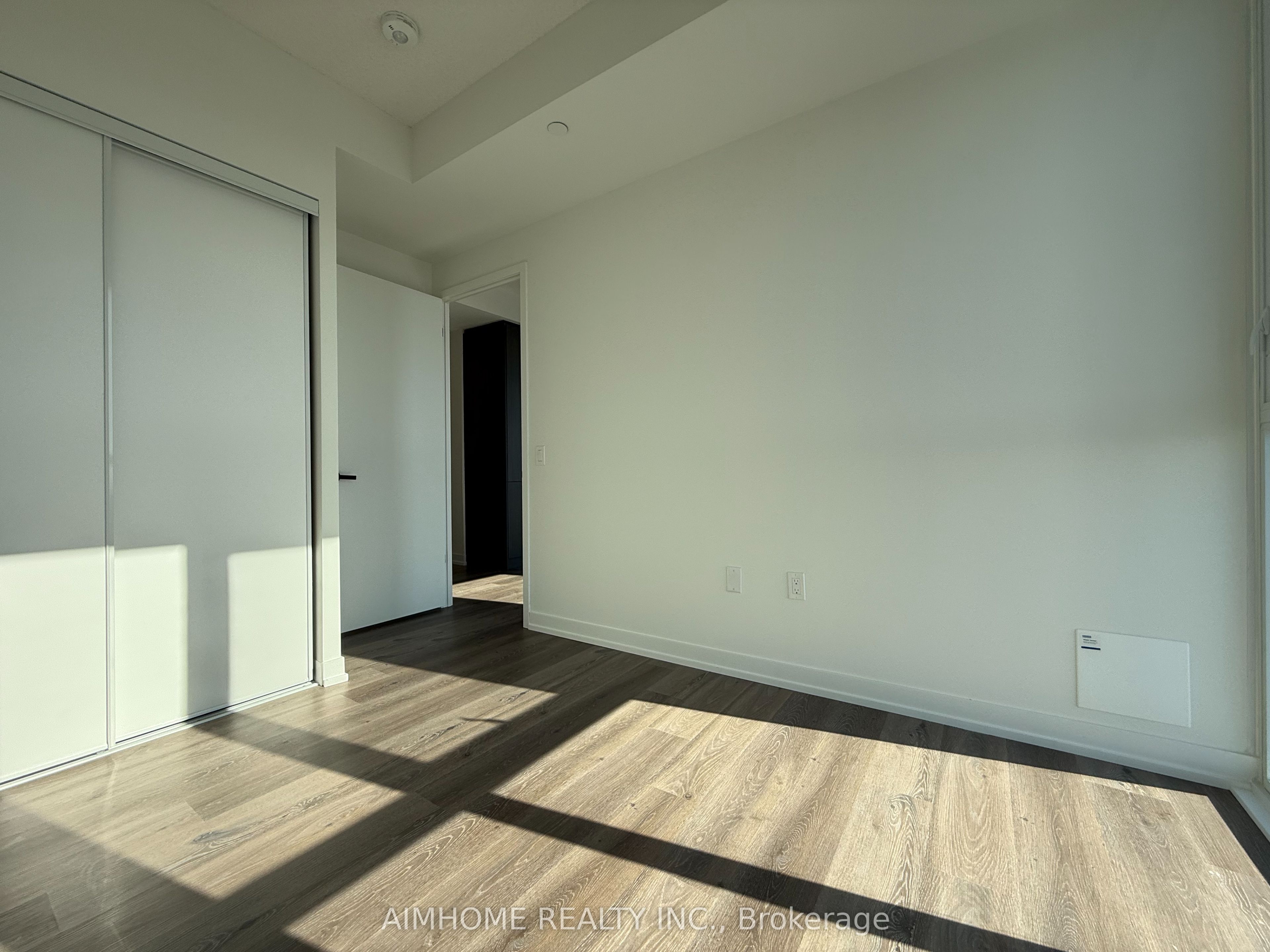 225 Commerce Street 6002 Property Photo 11