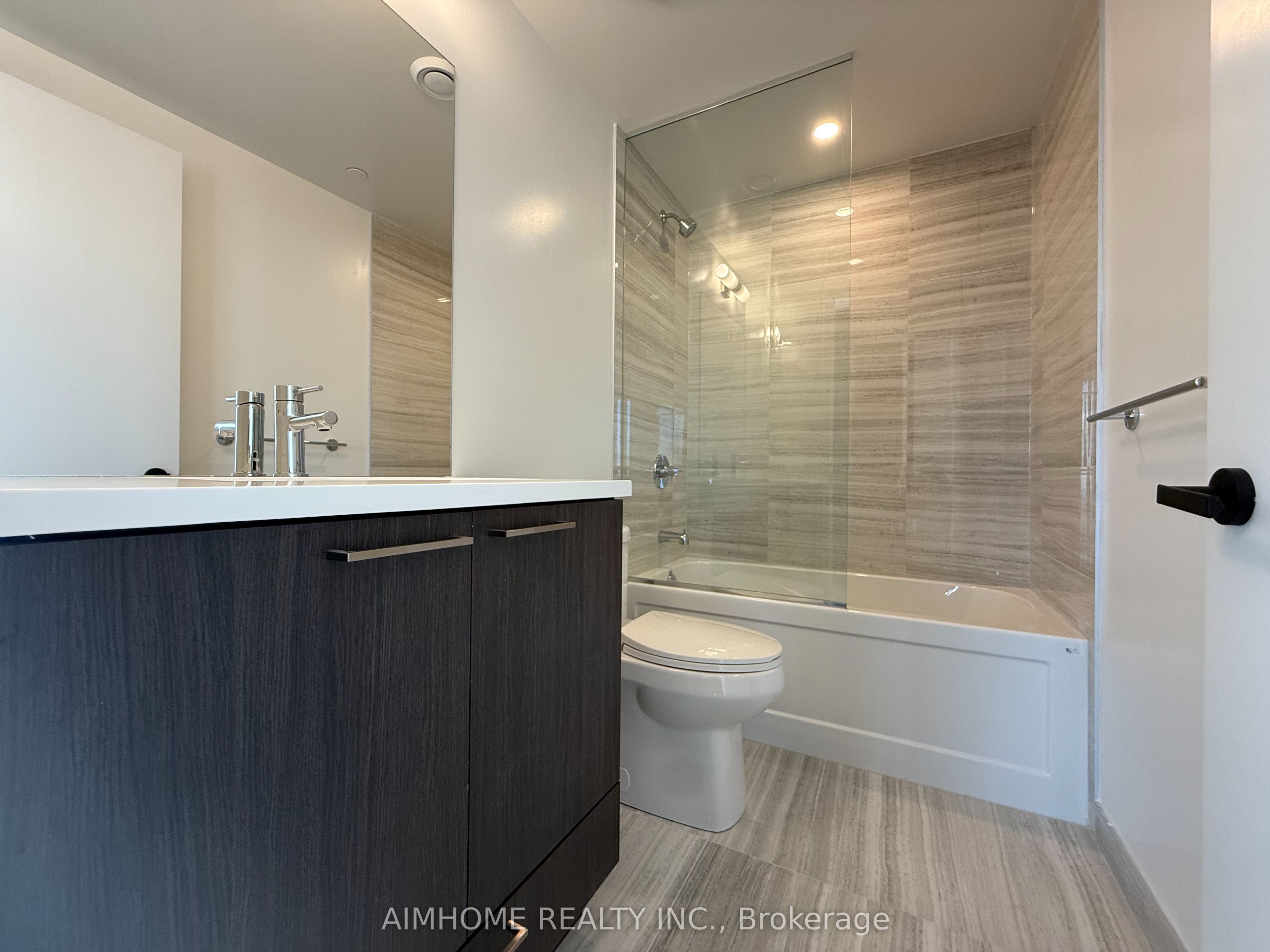 225 Commerce Street 6002 Property Photo 12