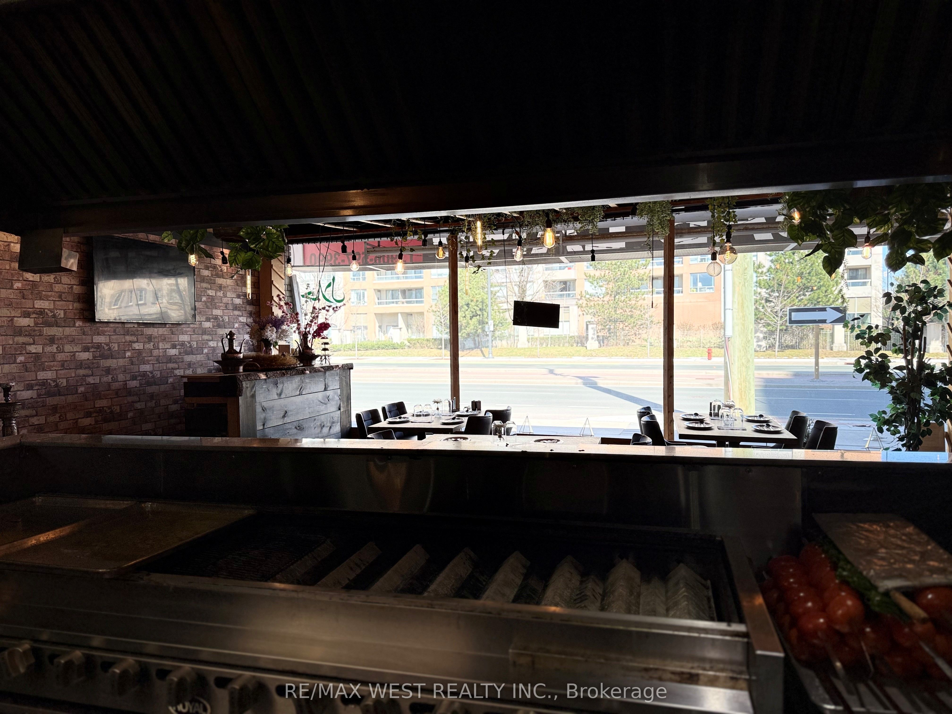 9108 Yonge St Property Photo 13