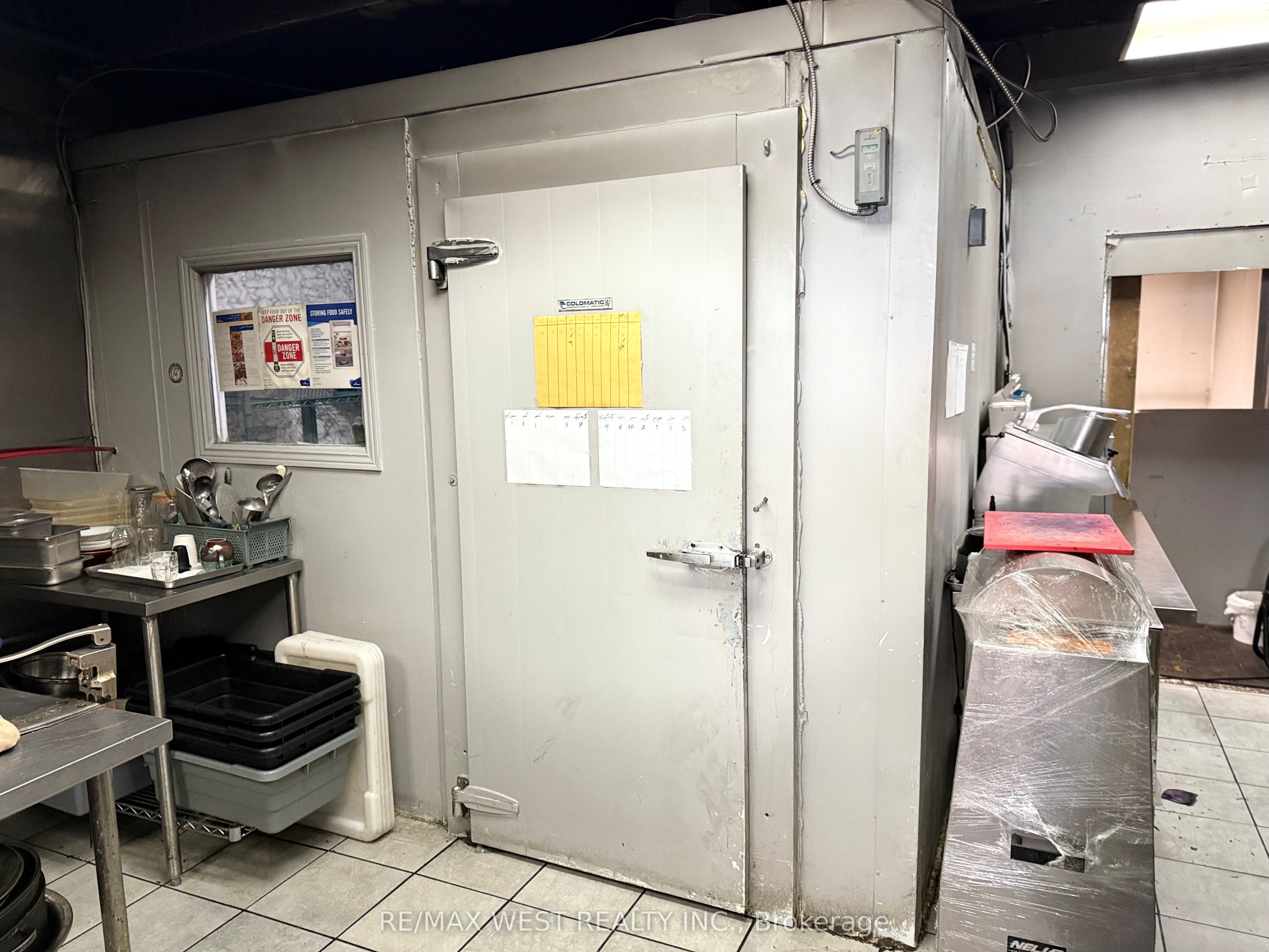 9108 Yonge St Property Photo 18