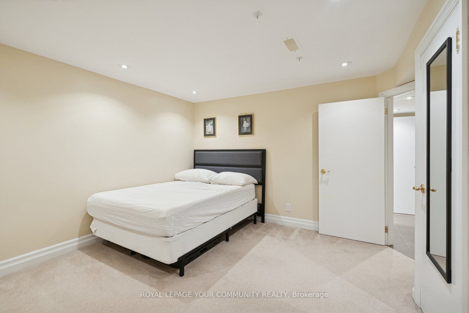 402 Palmer Avenue Property Photo 27