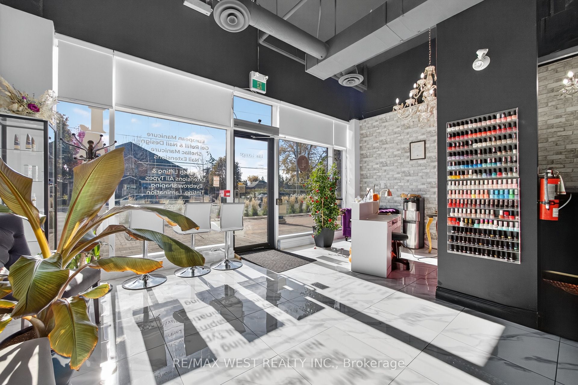 2396 Major Mackenzie Dr W Property Photo 8