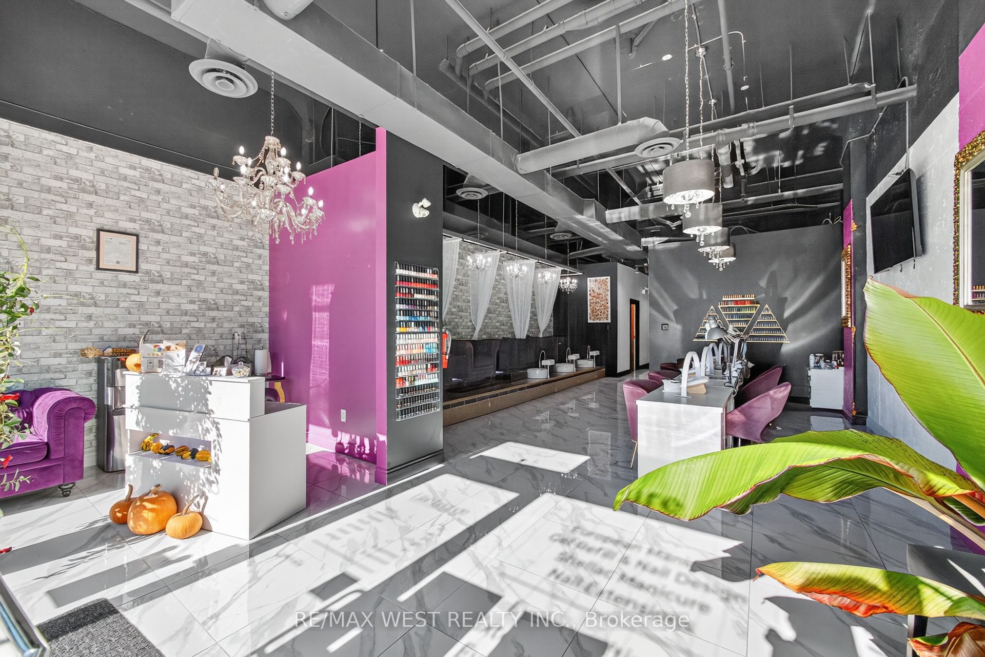 2396 Major Mackenzie Dr W Property Photo 10