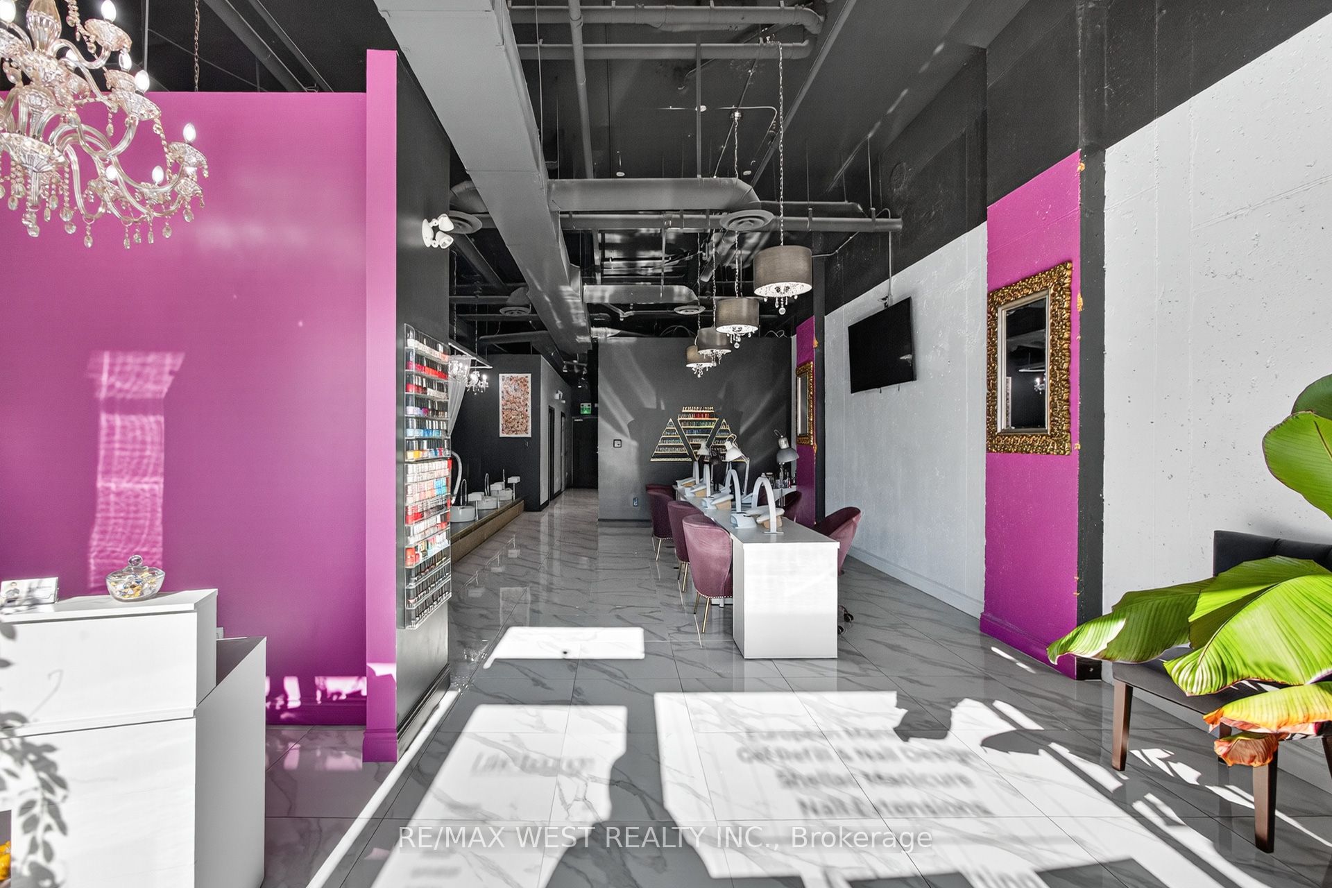 2396 Major Mackenzie Dr W Property Photo 11