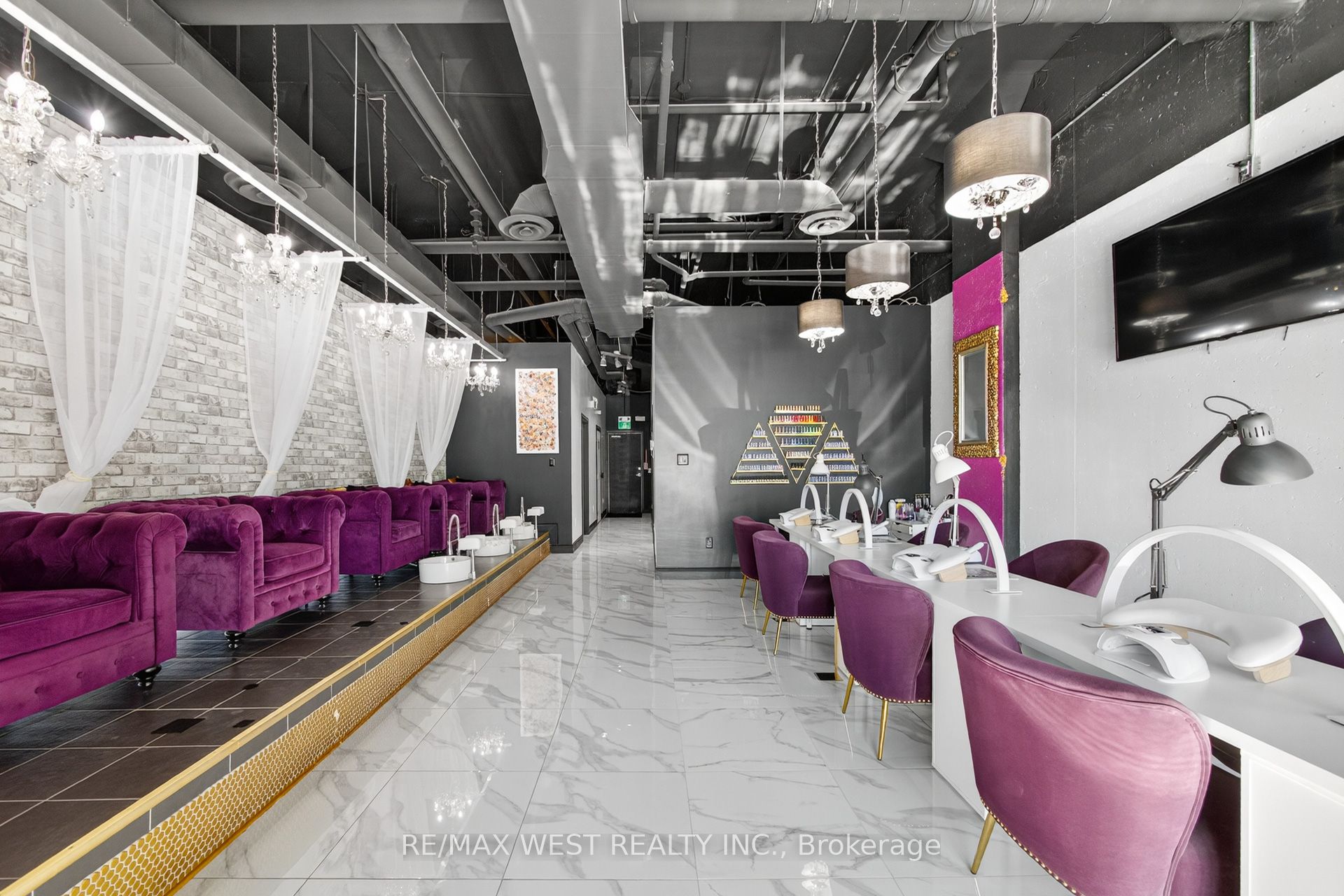 2396 Major Mackenzie Dr W Property Photo 12