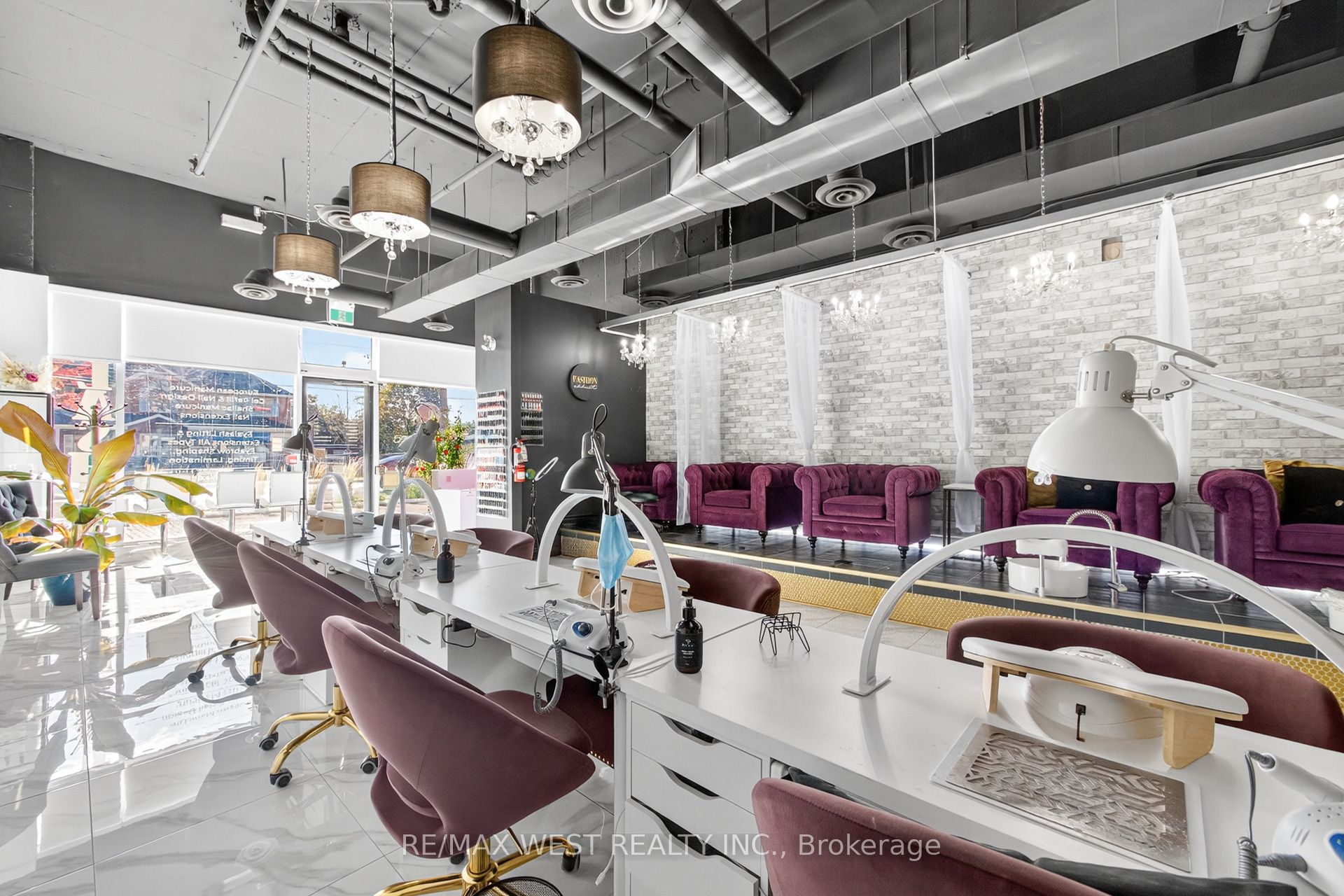 2396 Major Mackenzie Dr W Property Photo 16