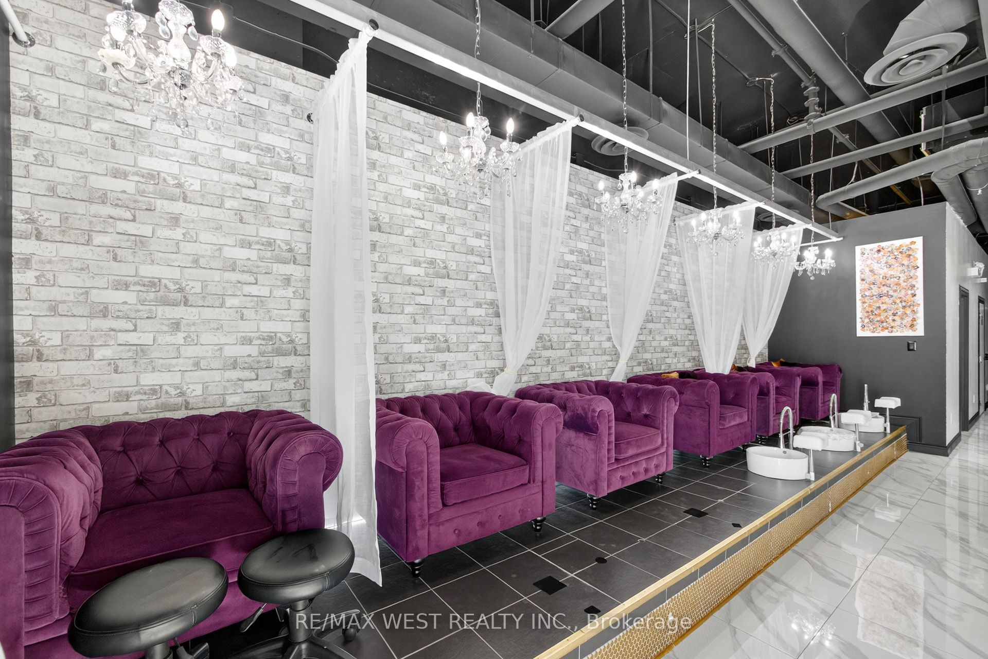 2396 Major Mackenzie Dr W Property Photo 18