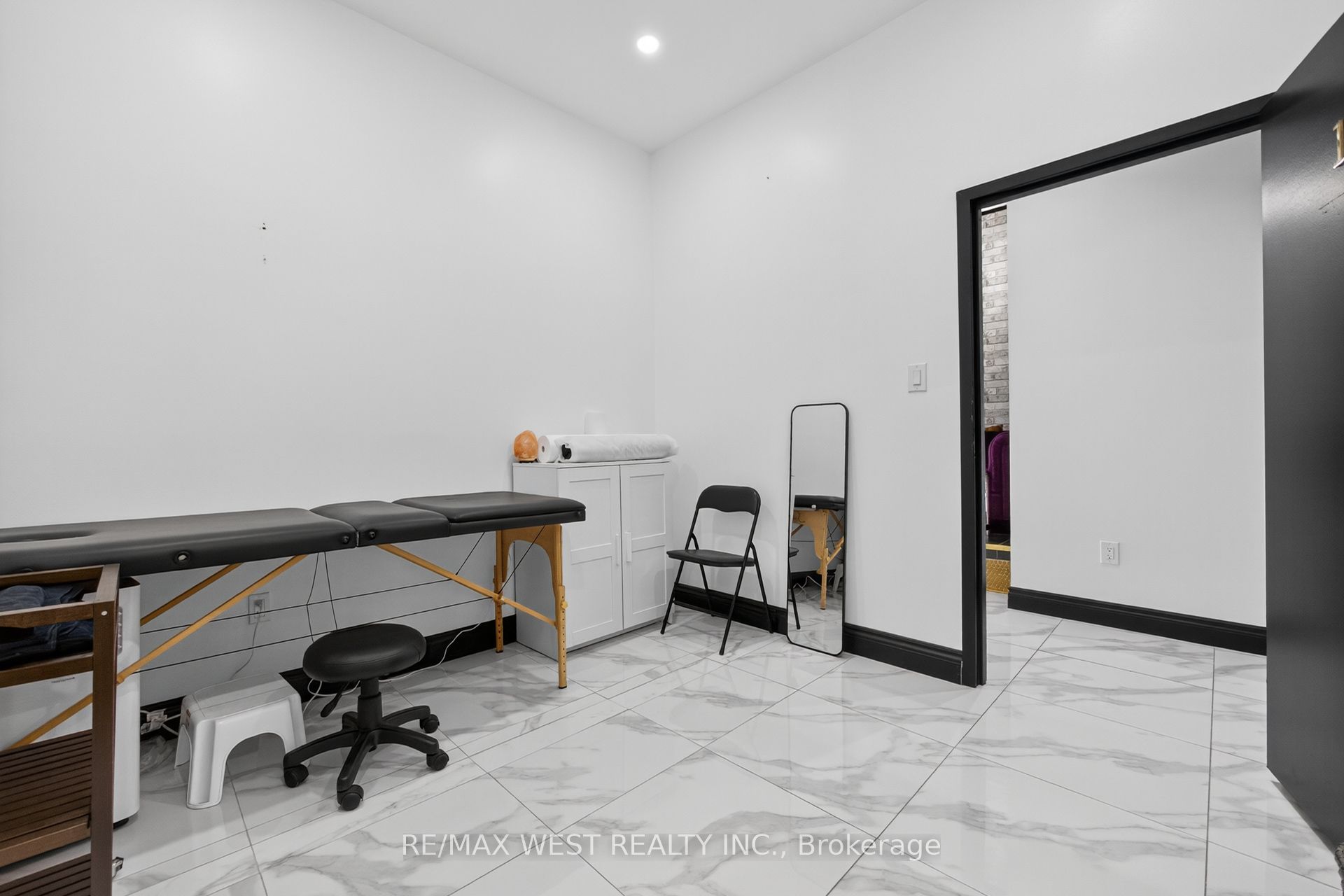 2396 Major Mackenzie Dr W Property Photo 32