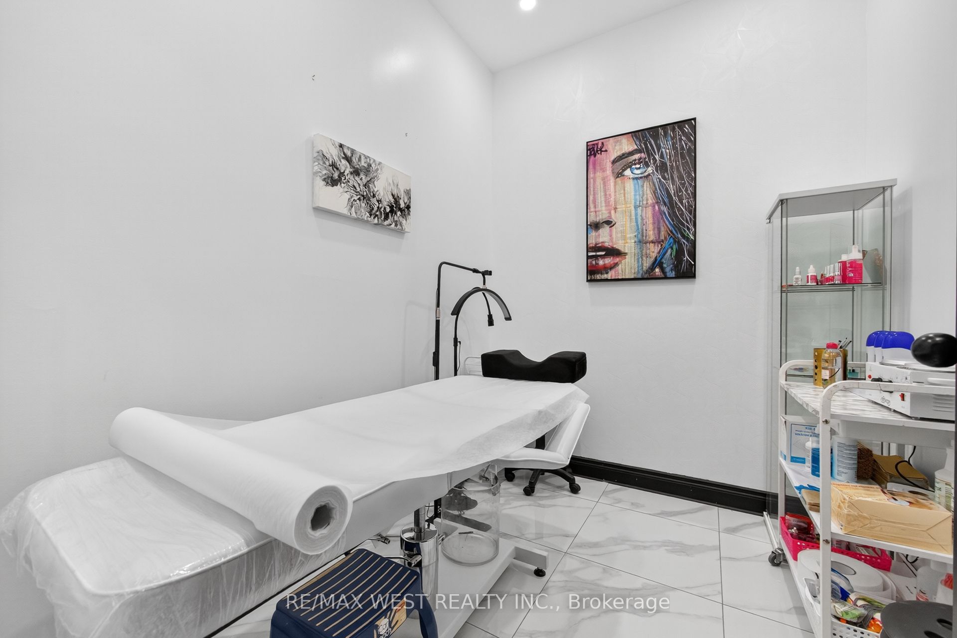 2396 Major Mackenzie Dr W Property Photo 33