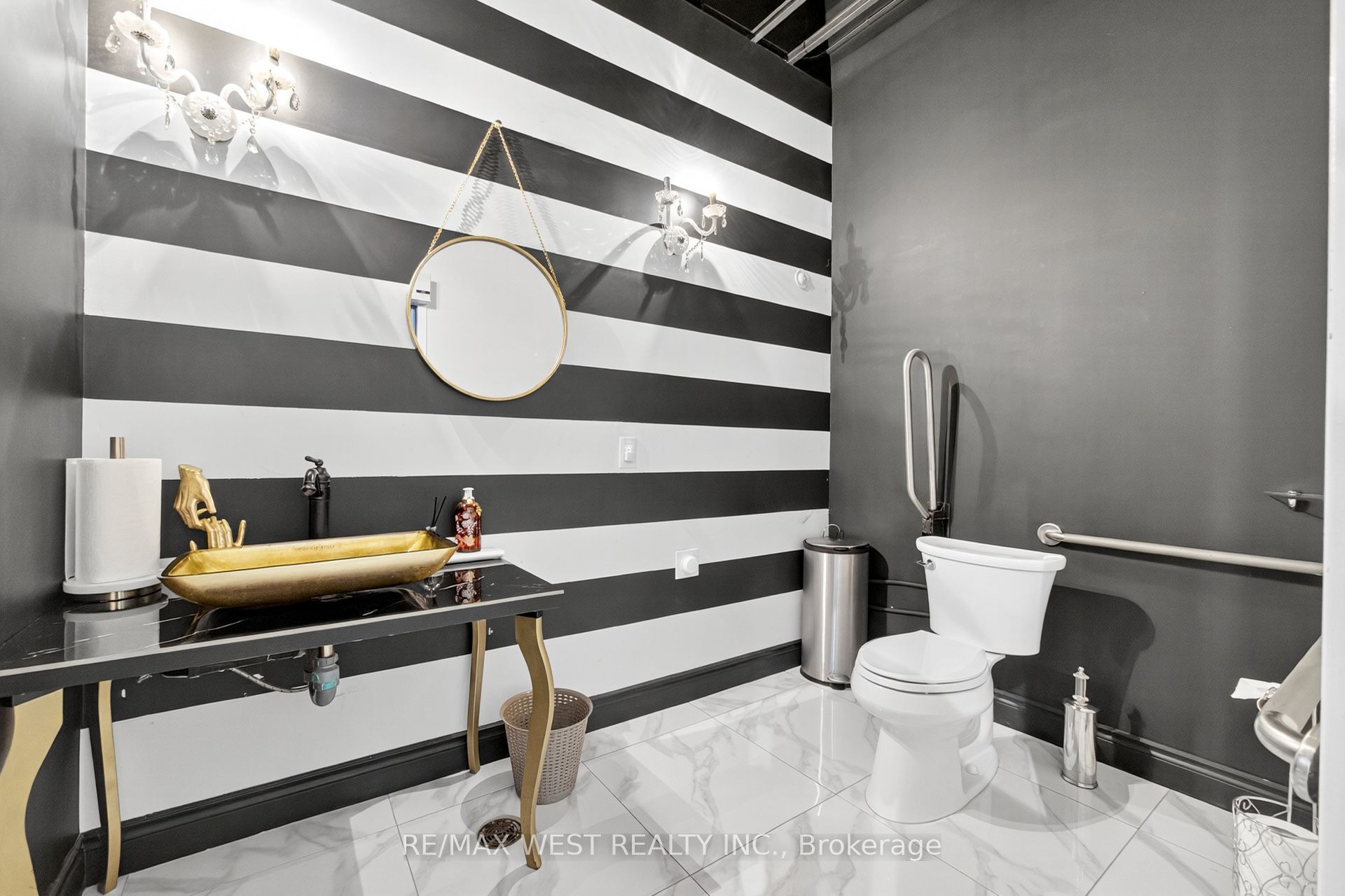 2396 Major Mackenzie Dr W Property Photo 37