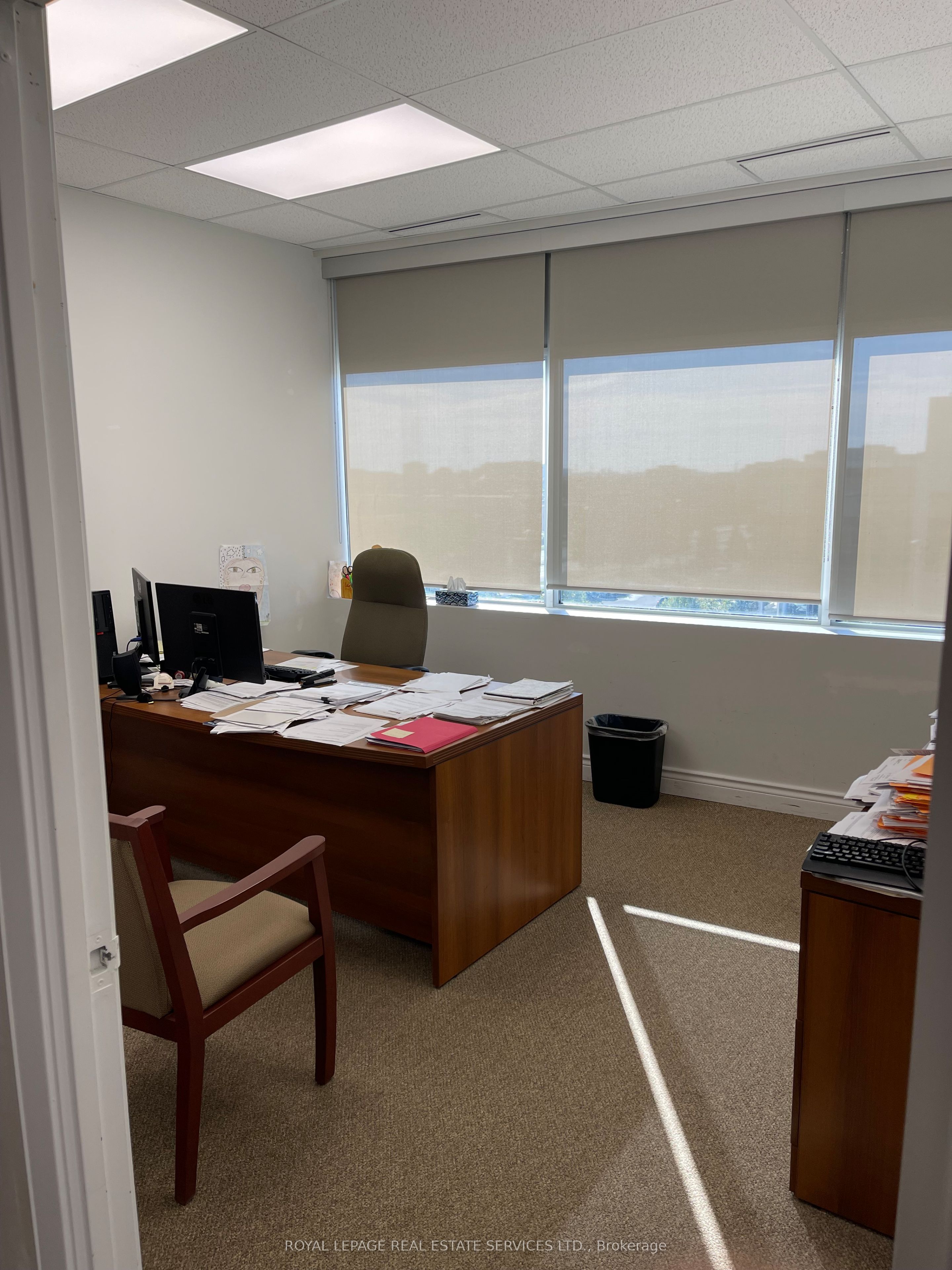 9140 Leslie St Property Photo 8