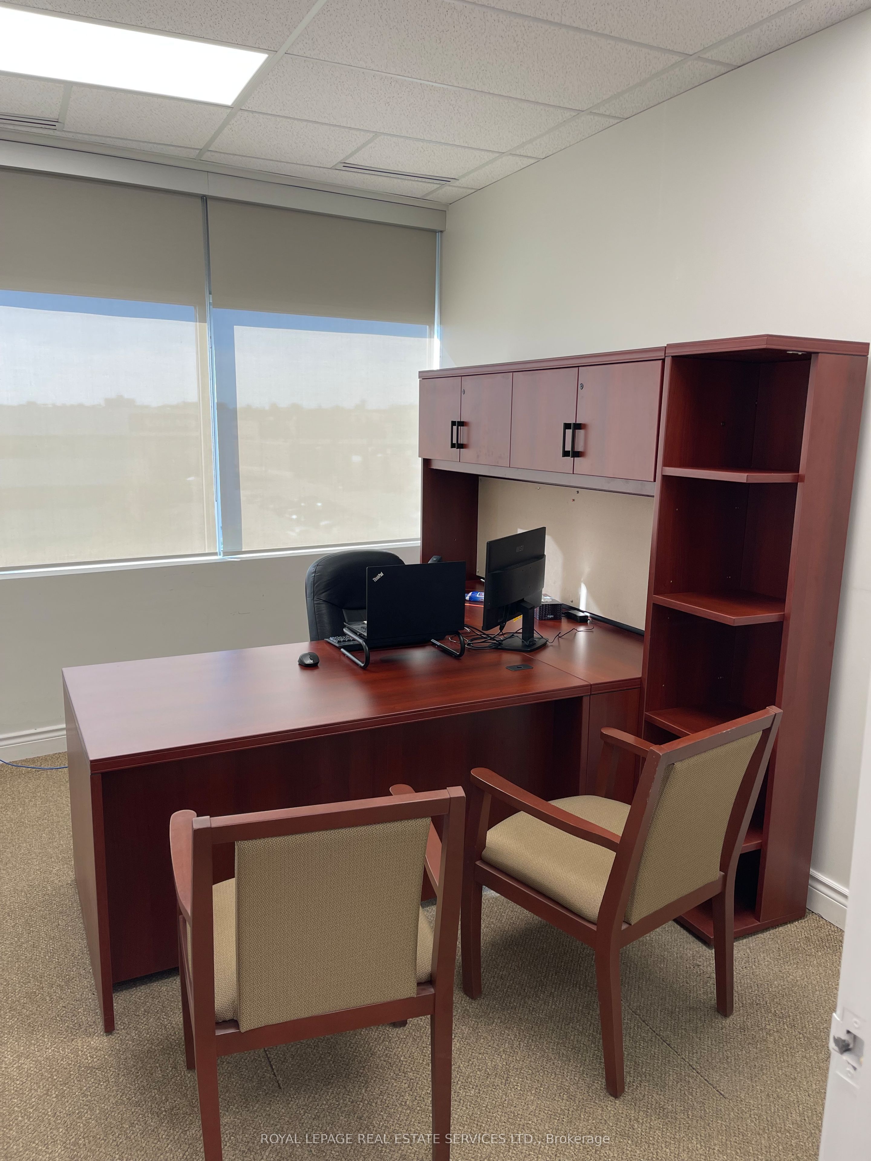 9140 Leslie St Property Photo 9