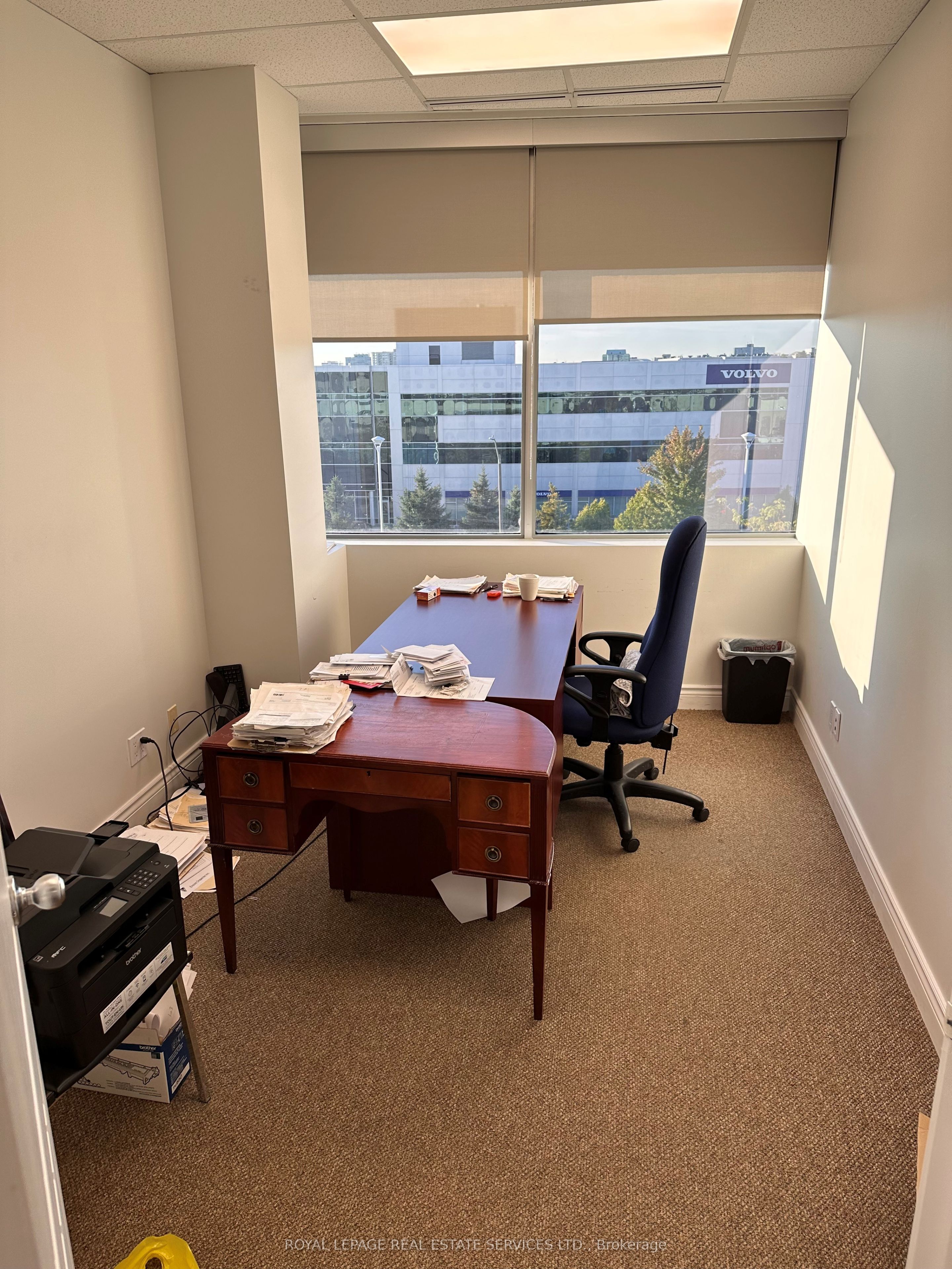 9140 Leslie St Property Photo 10