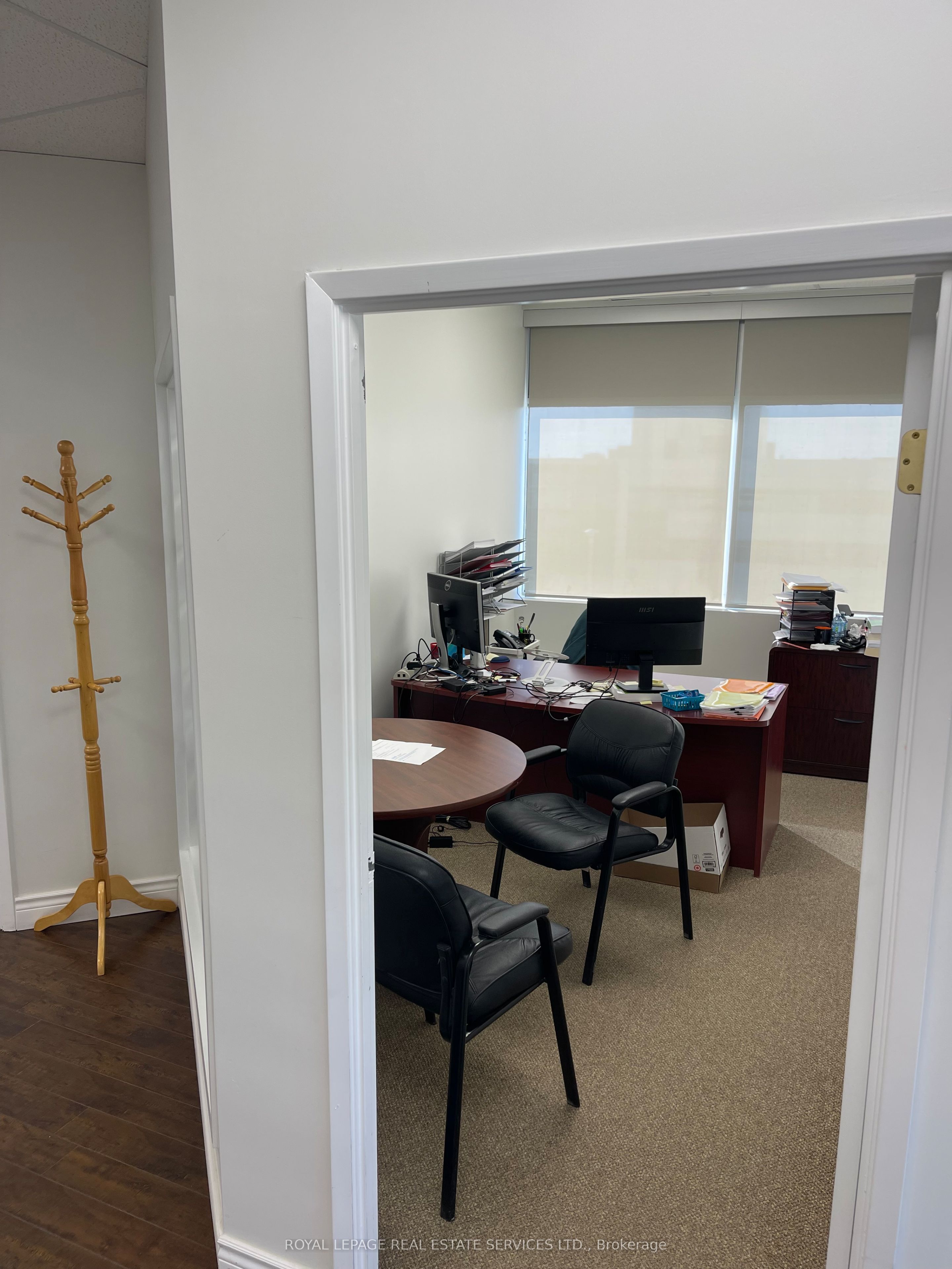 9140 Leslie St Property Photo 11