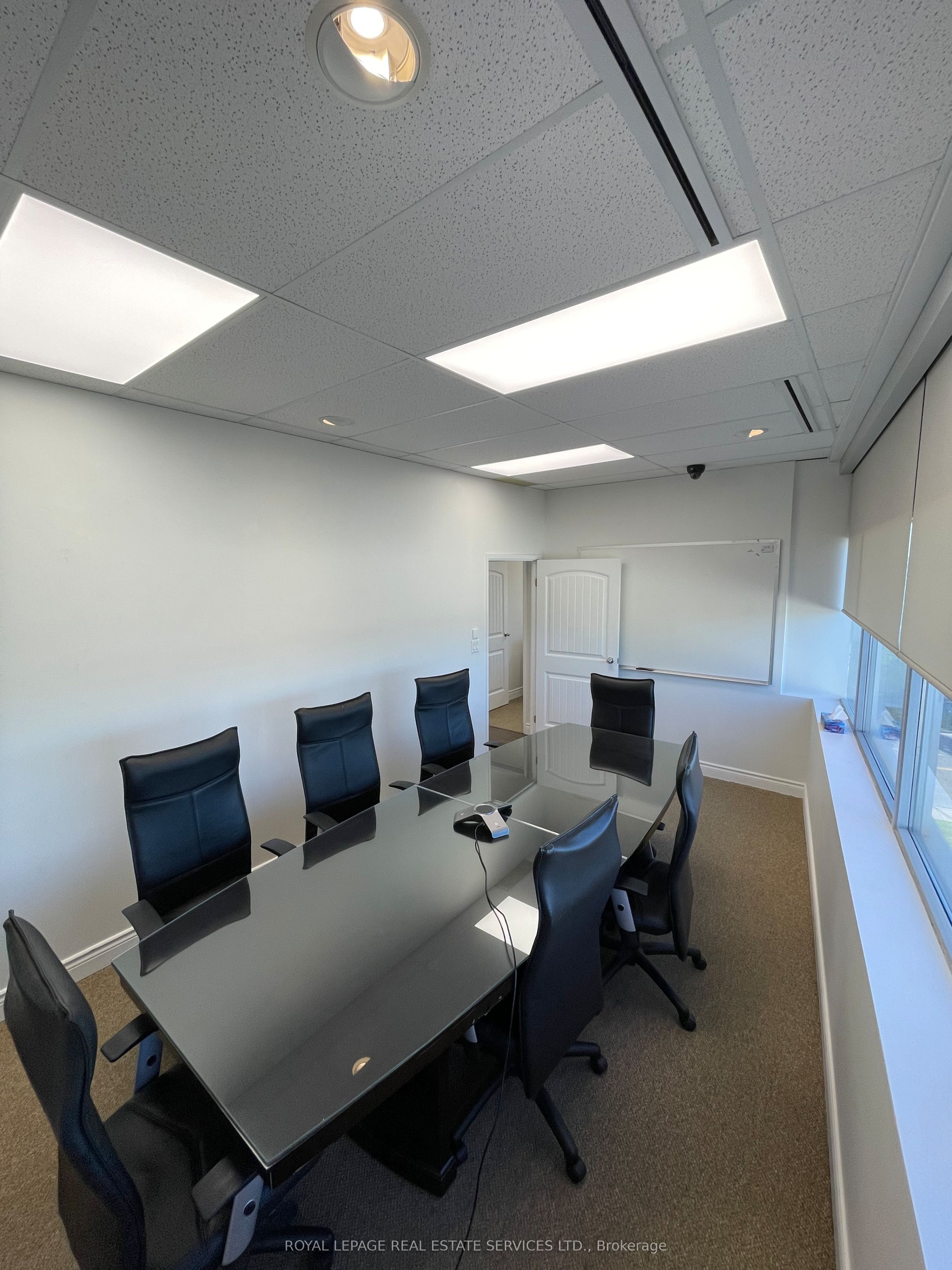 9140 Leslie St Property Photo 13