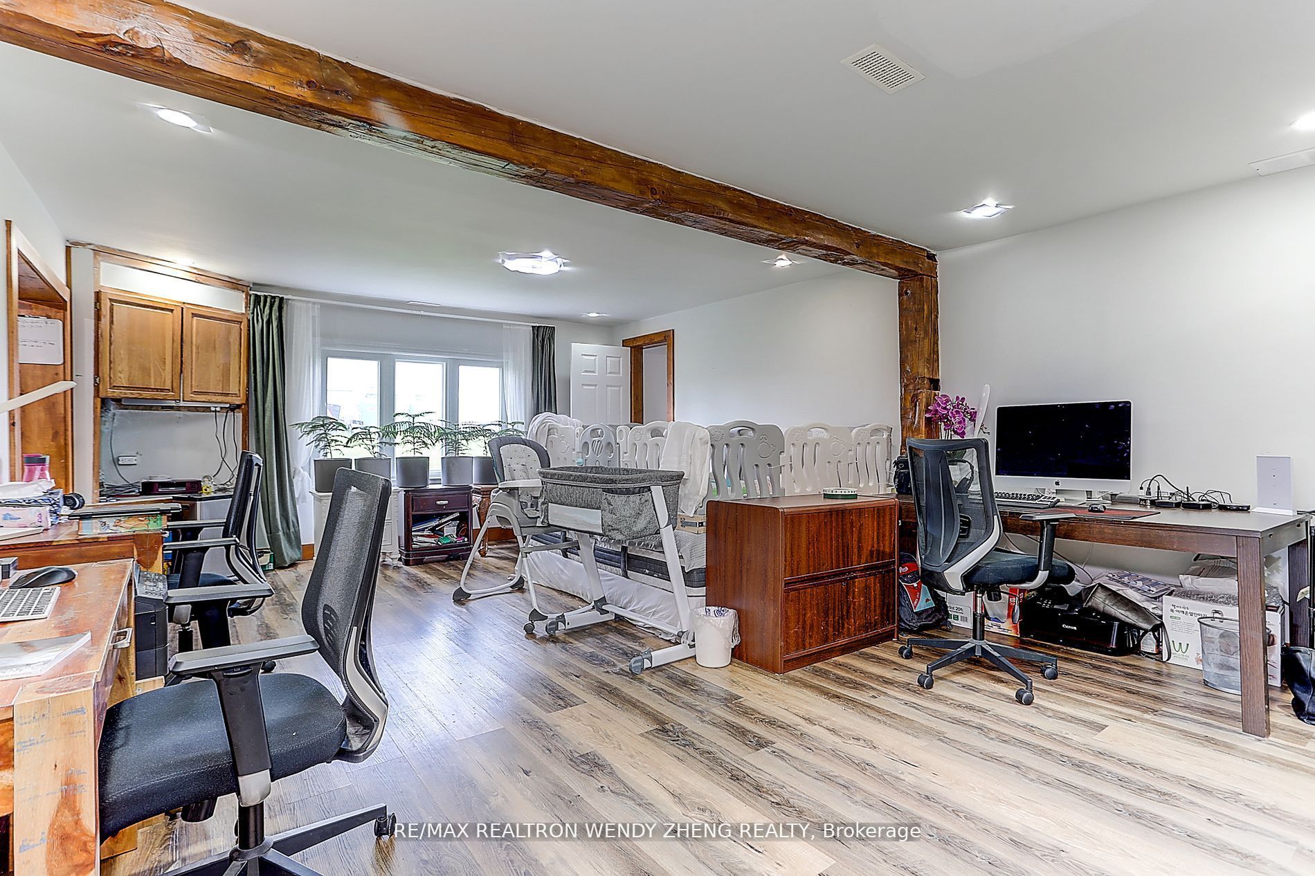 22478 Leslie St Property Photo 12