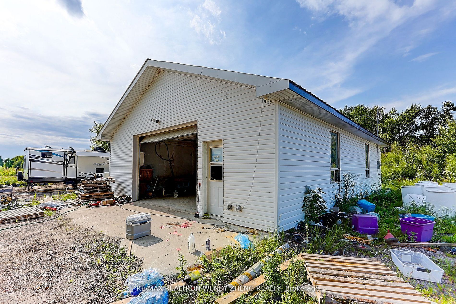 22478 Leslie St Property Photo 18