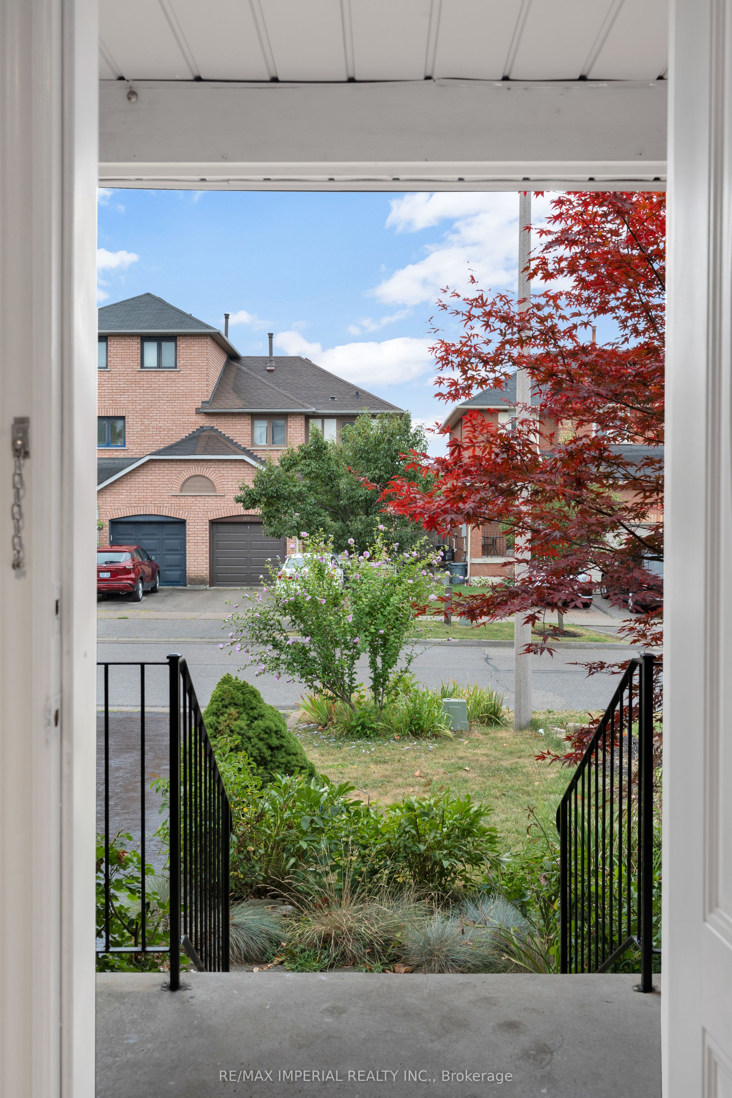 99 Islay Crescent Property Photo 4