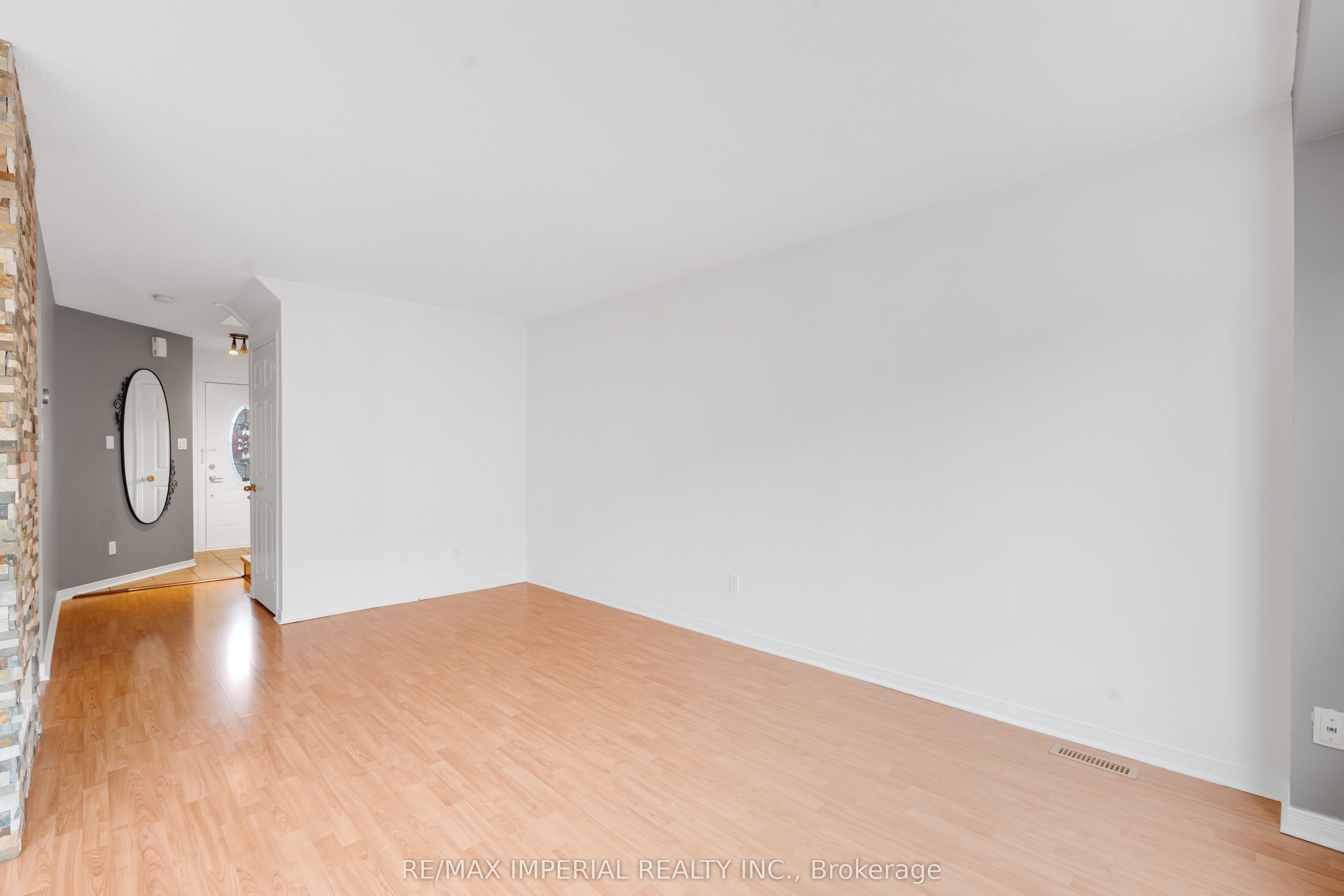 99 Islay Crescent Property Photo 11