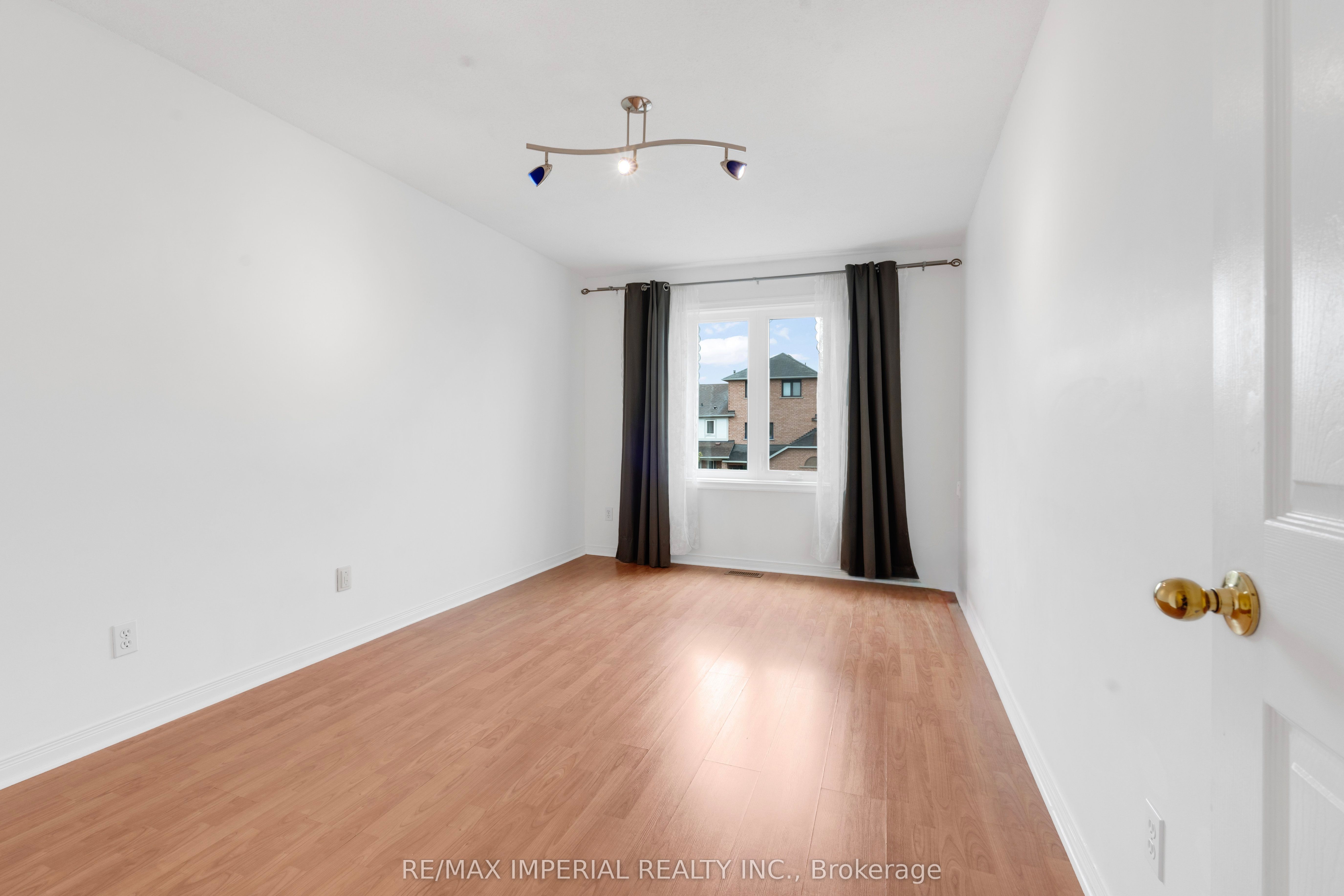 99 Islay Crescent Property Photo 22