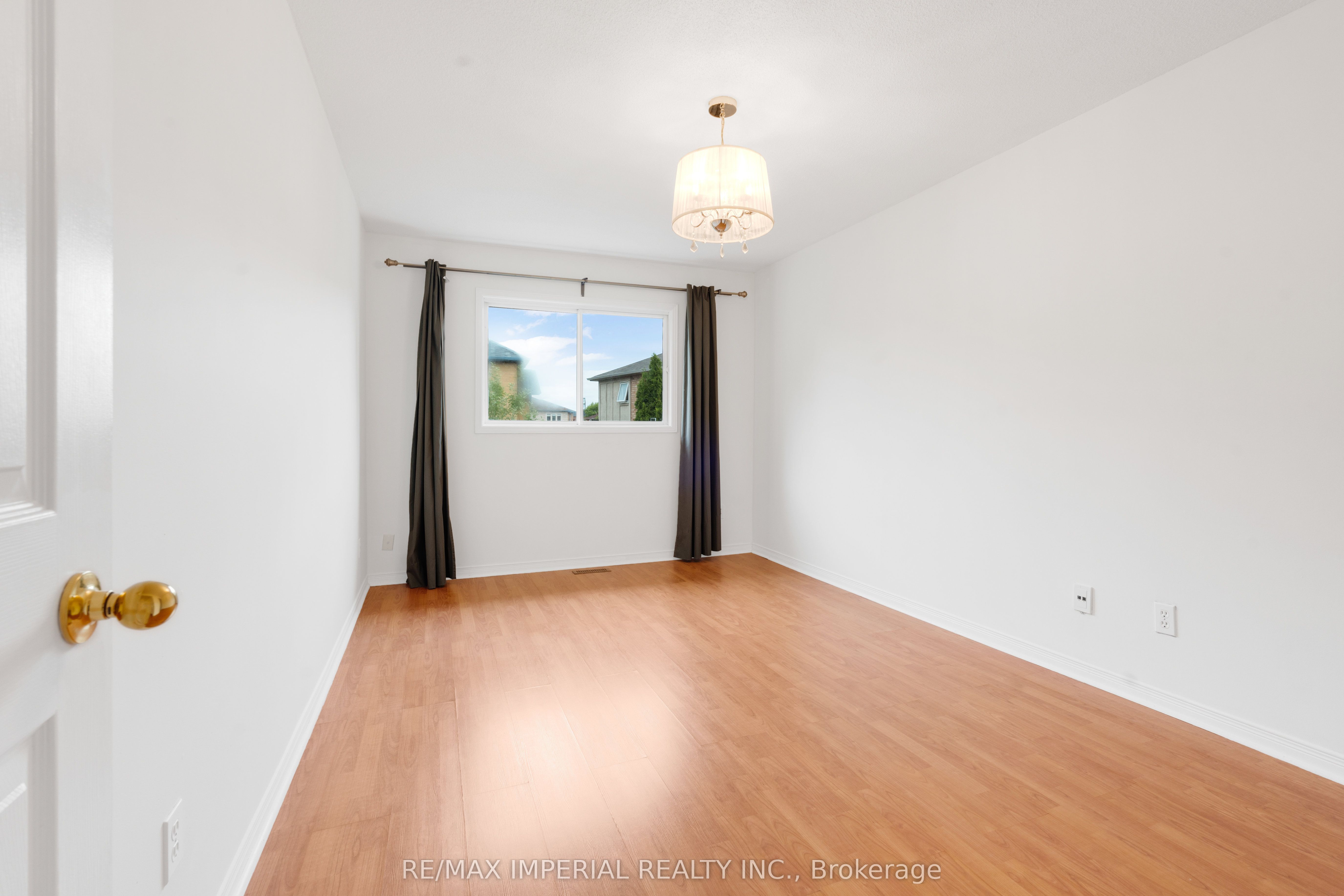 99 Islay Crescent Property Photo 25