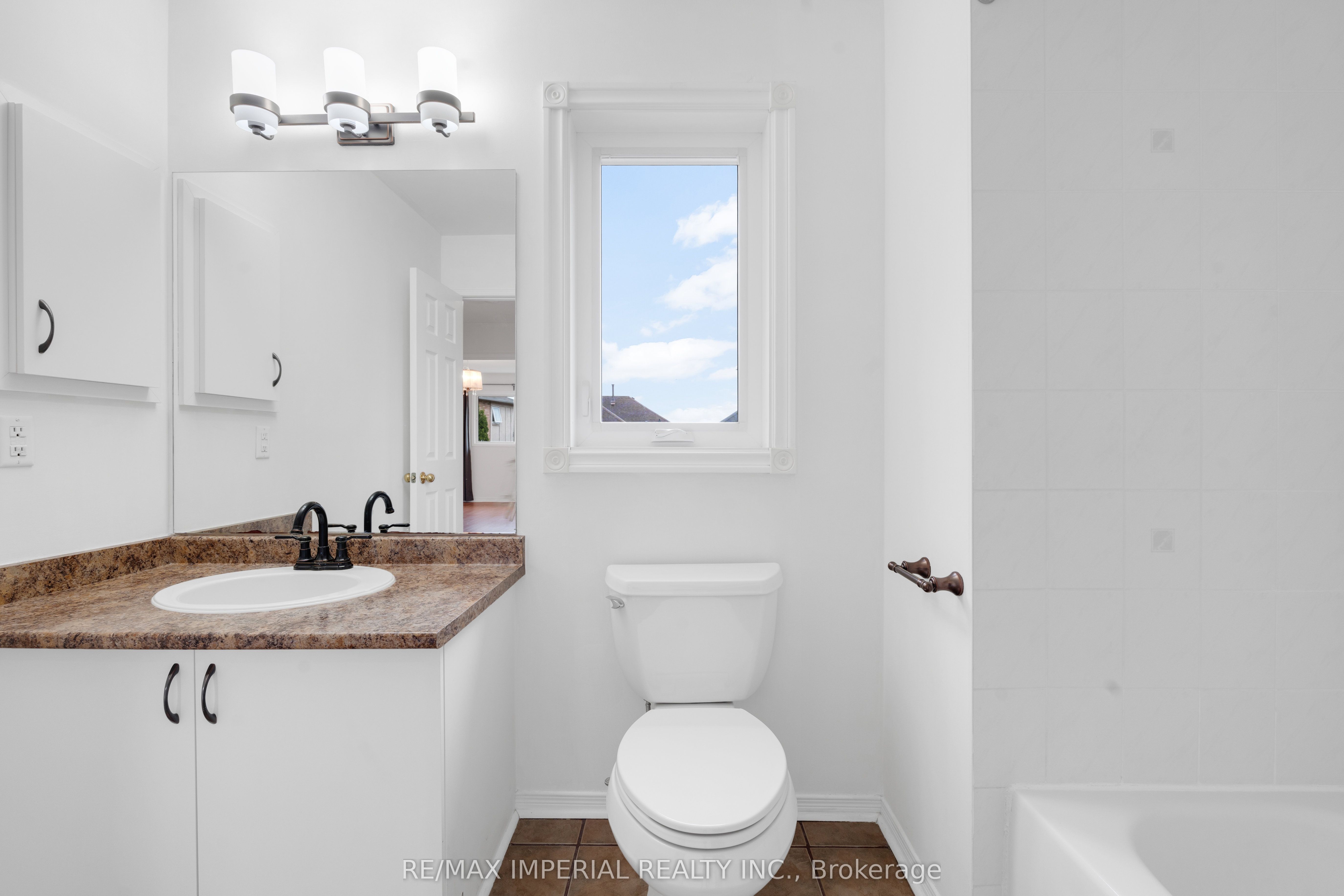 99 Islay Crescent Property Photo 32