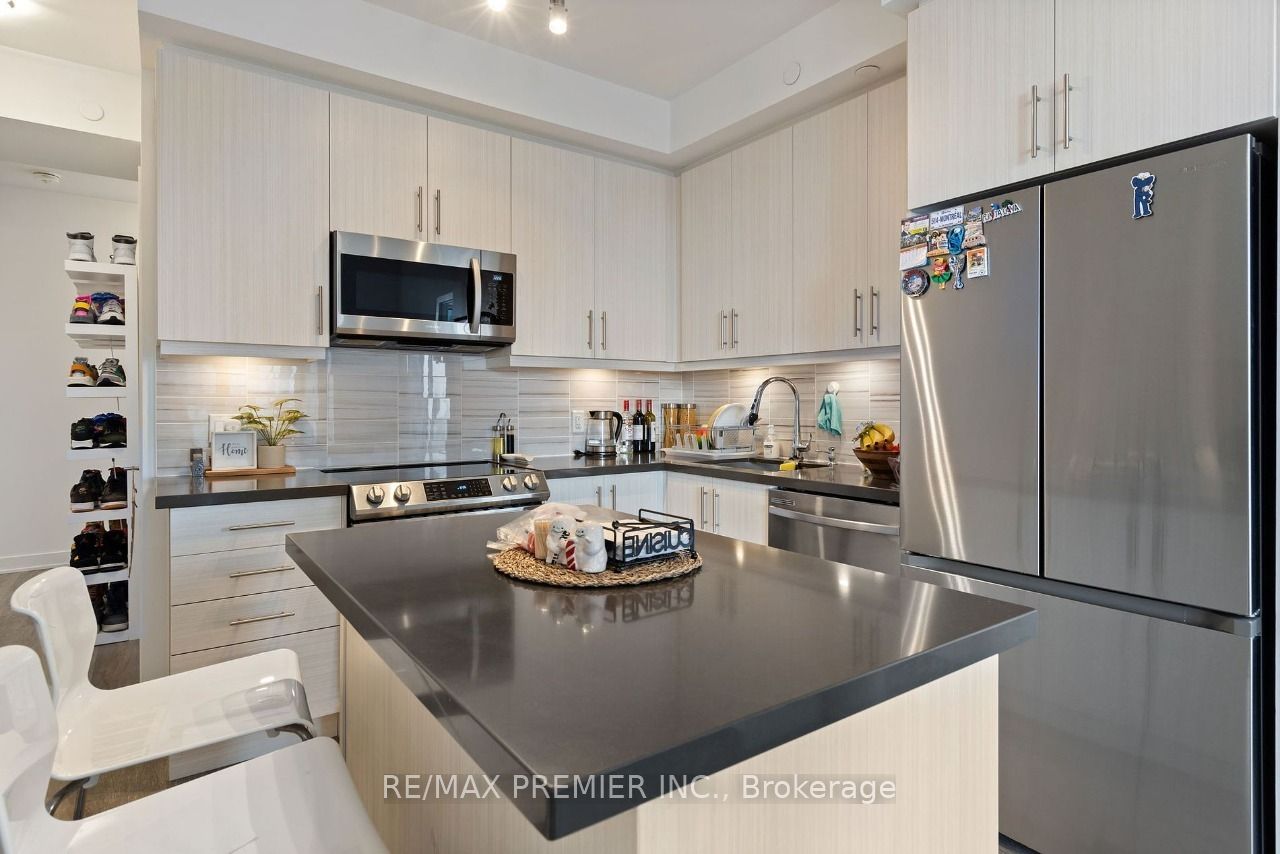 95 Oneida Cres Property Photo 1