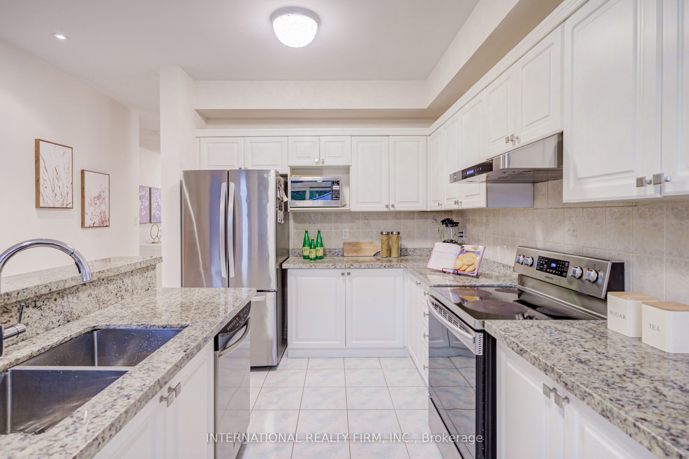 77 Saint James Avenue Property Photo 8