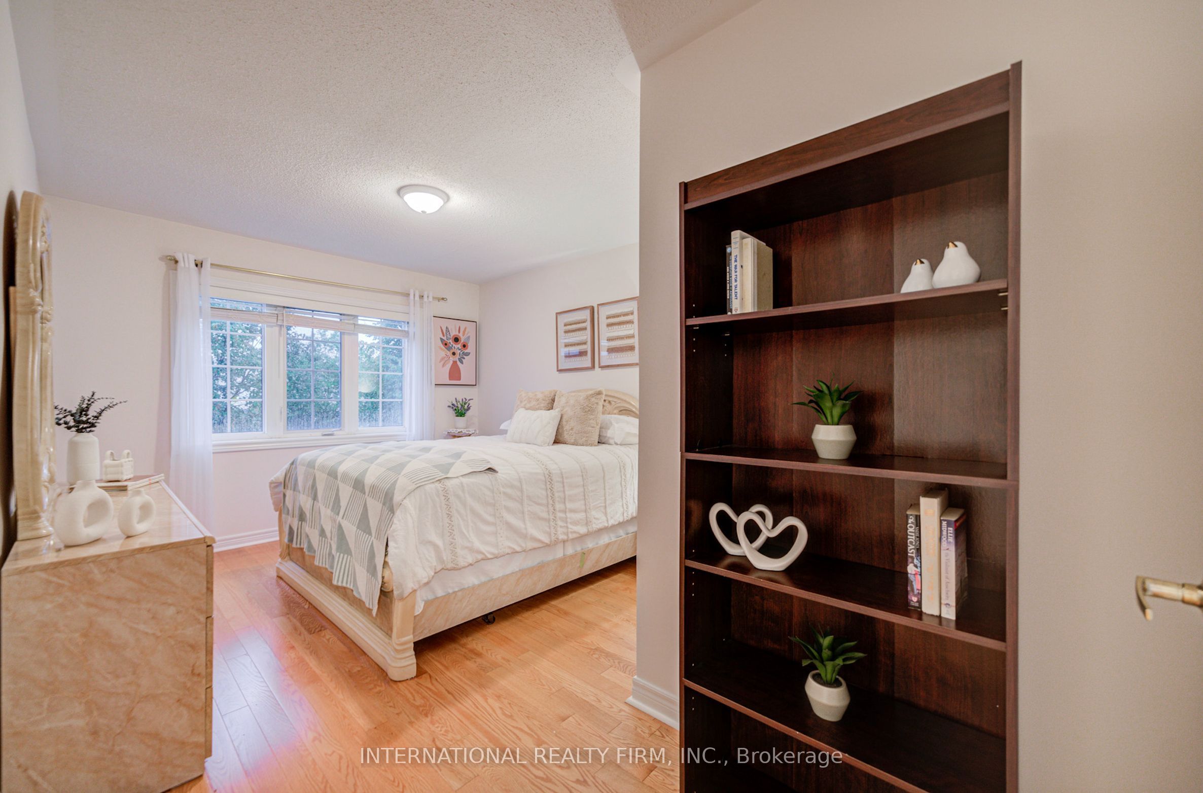 77 Saint James Avenue Property Photo 22