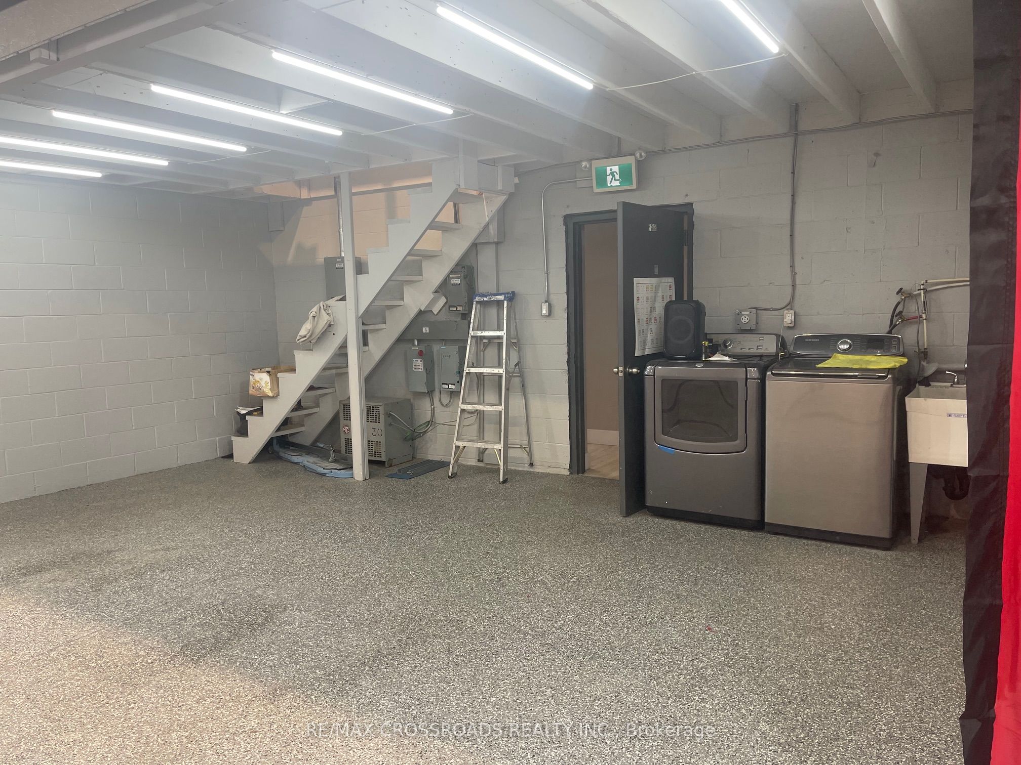 33 Peelar Road 2 Property Photo 16