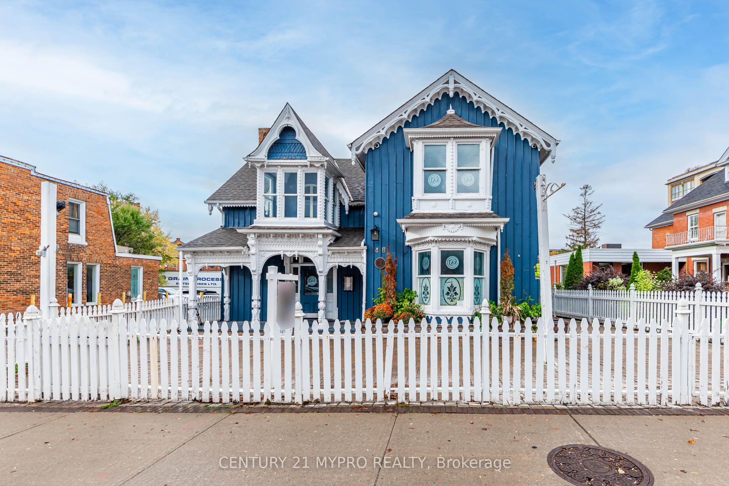 48 Main Street N Property Photo 1