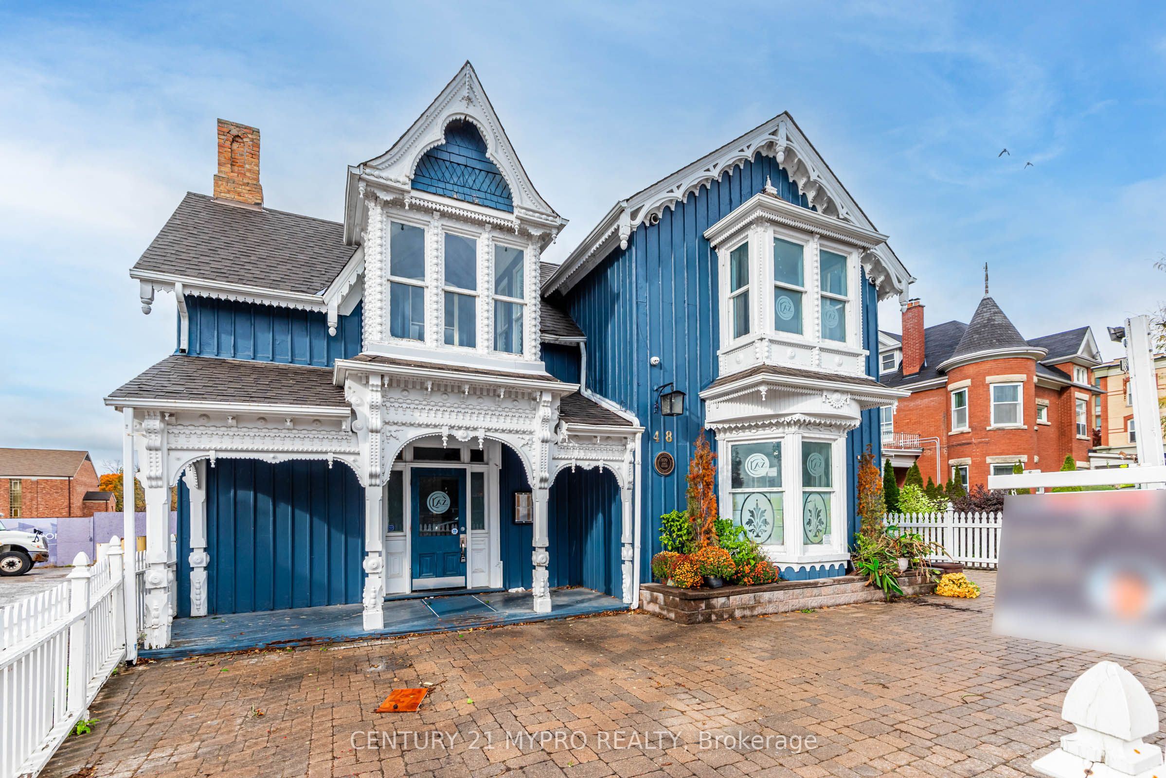 48 Main Street N Property Photo 4