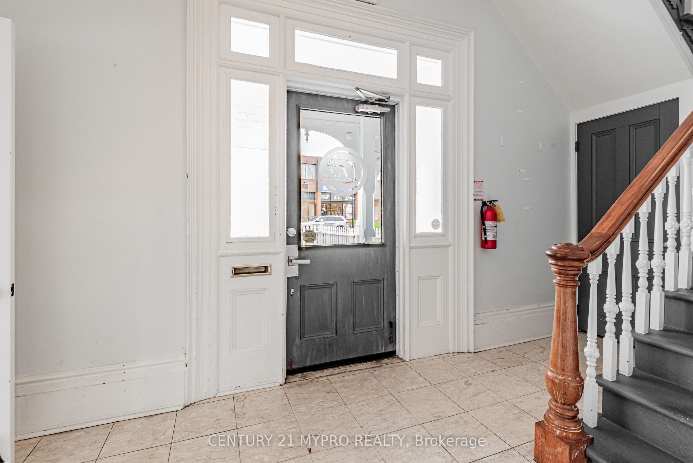 48 Main Street N Property Photo 5