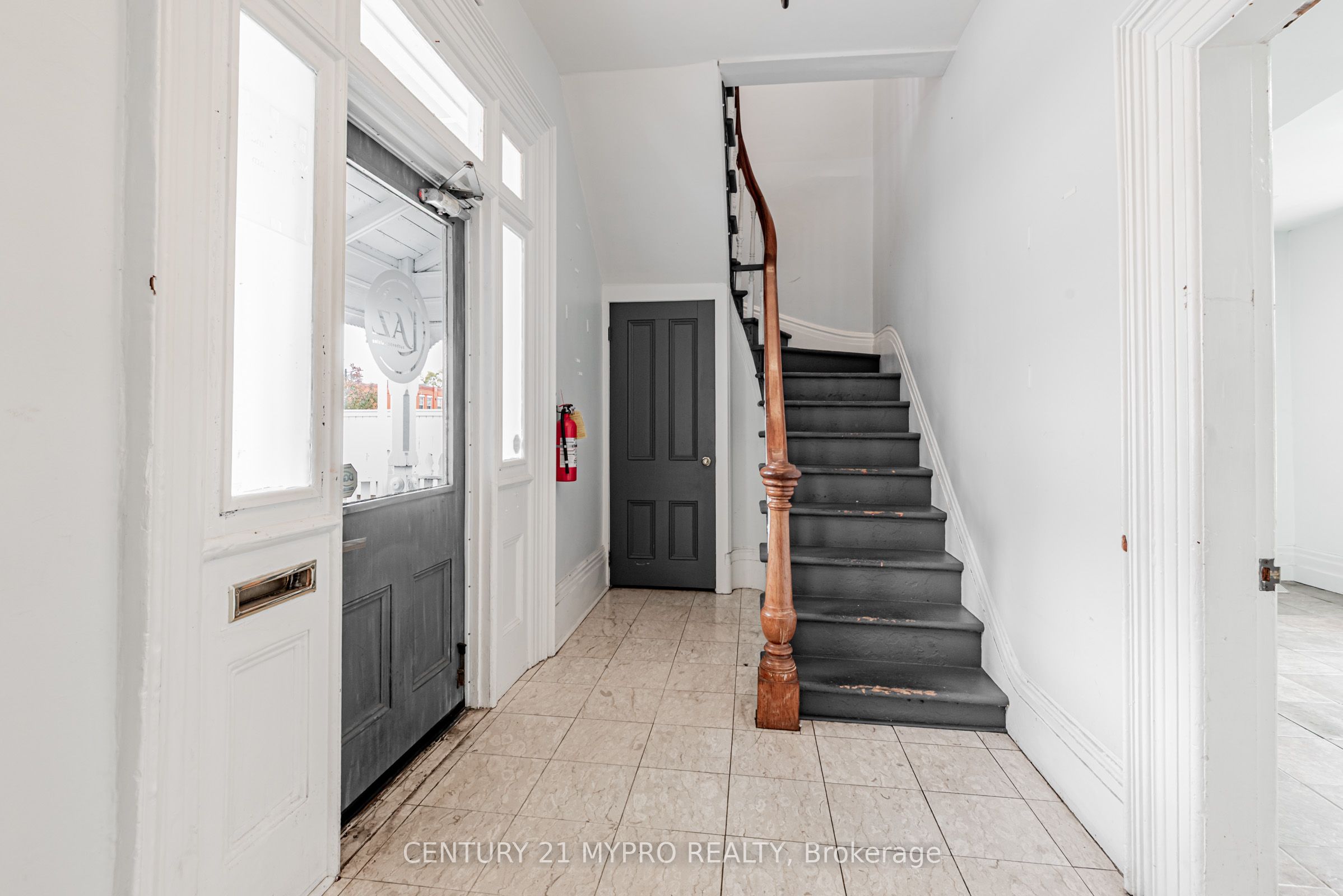 48 Main Street N Property Photo 6