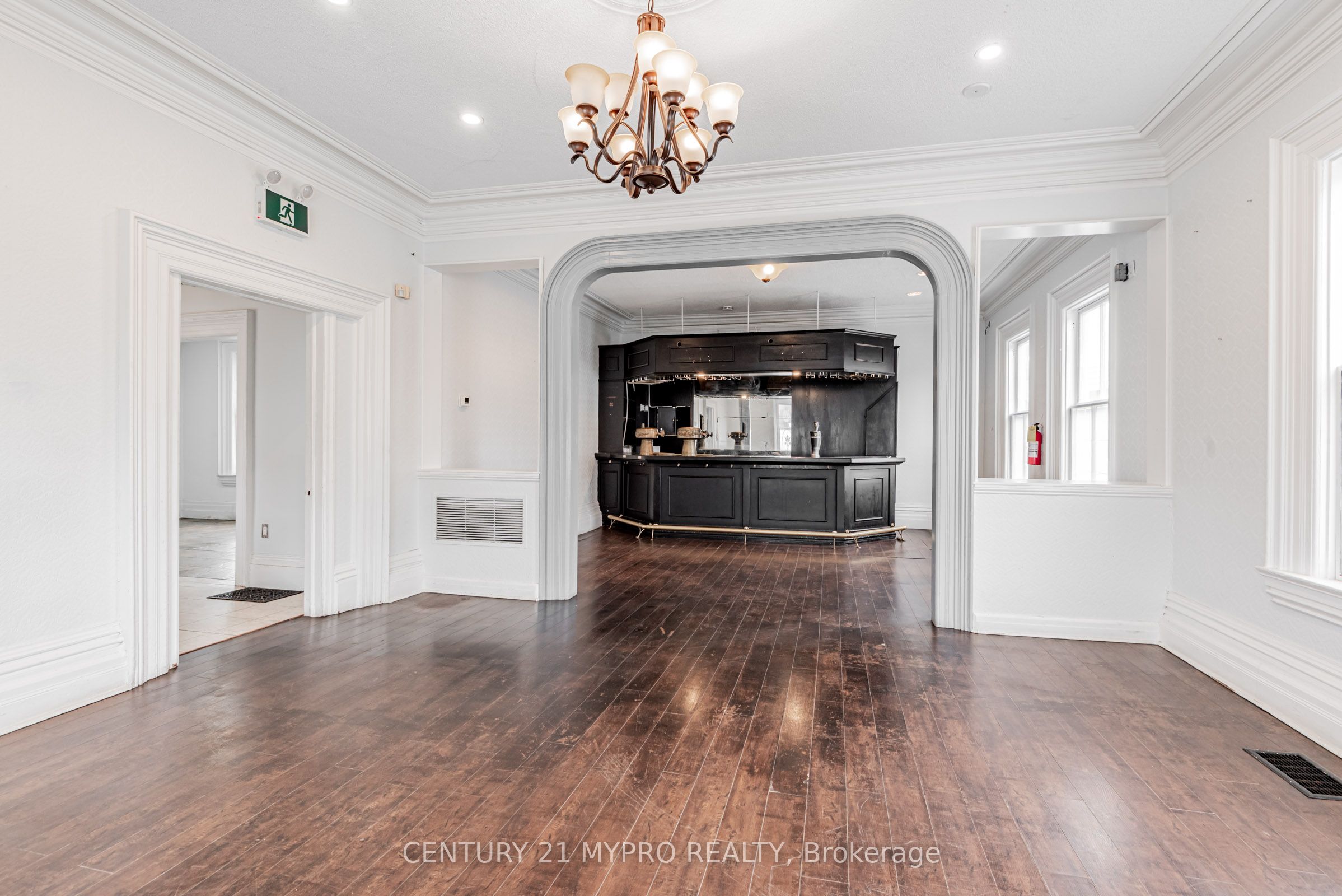 48 Main Street N Property Photo 12