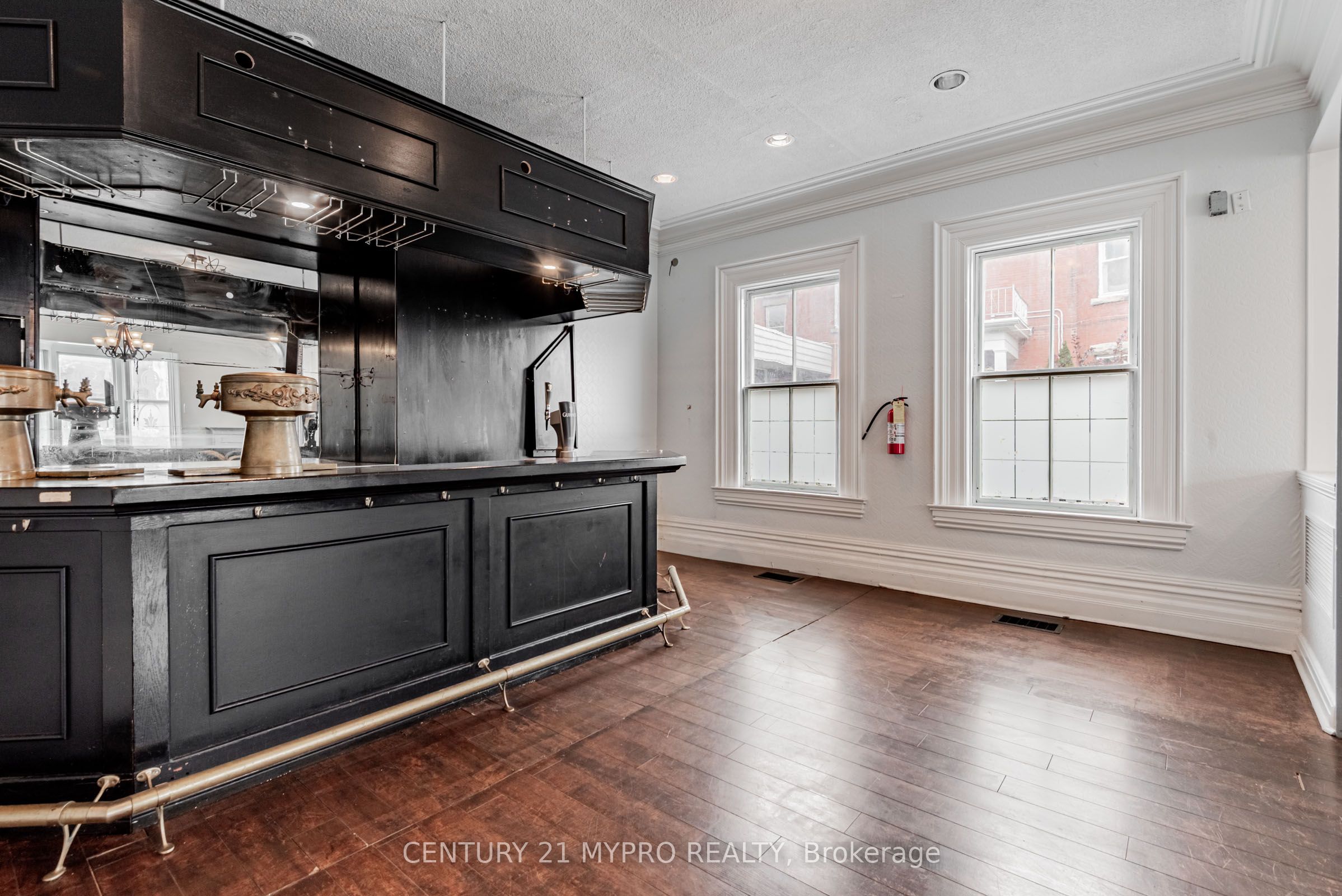 48 Main Street N Property Photo 14