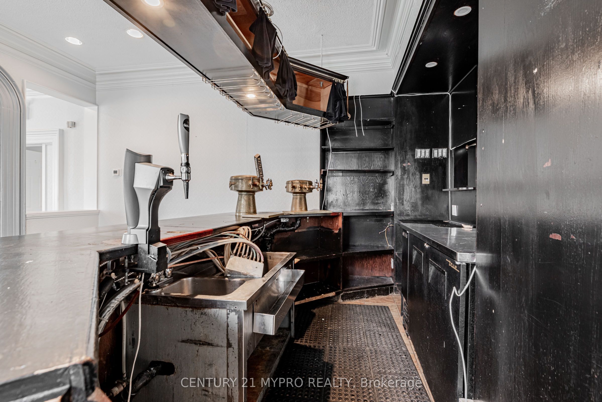 48 Main Street N Property Photo 15