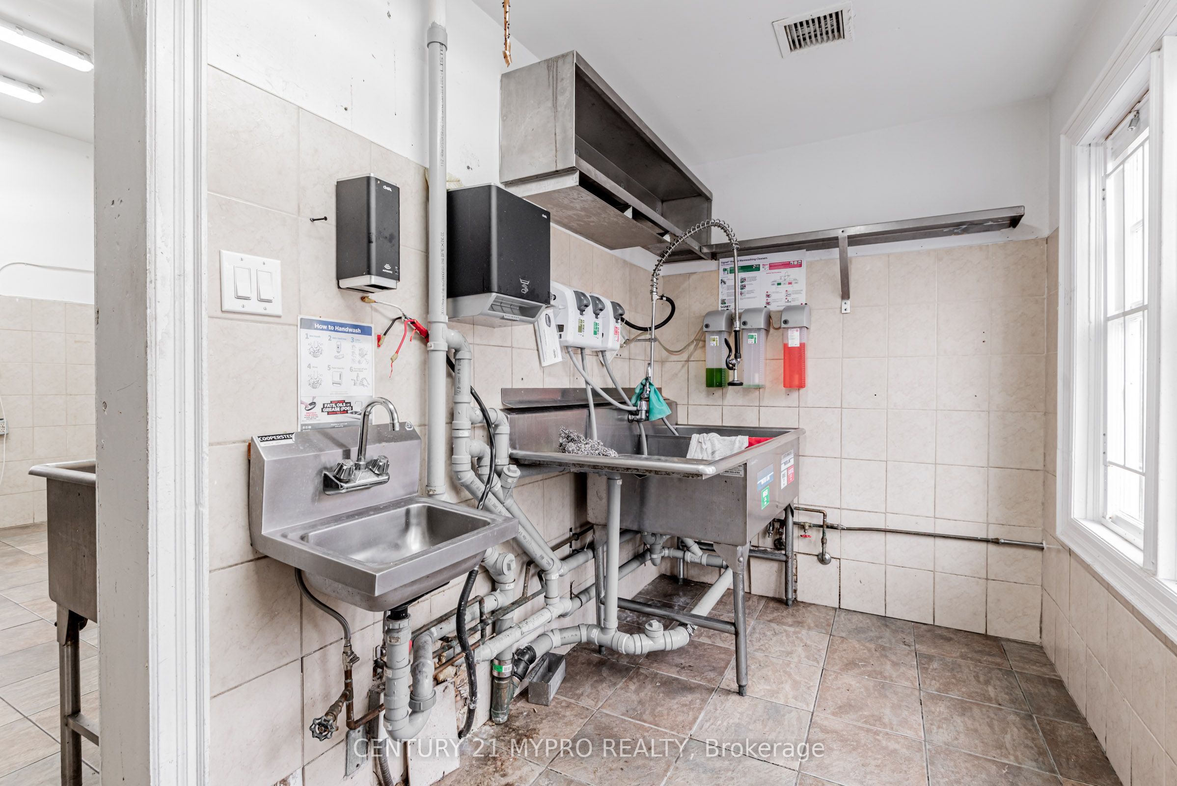 48 Main Street N Property Photo 25