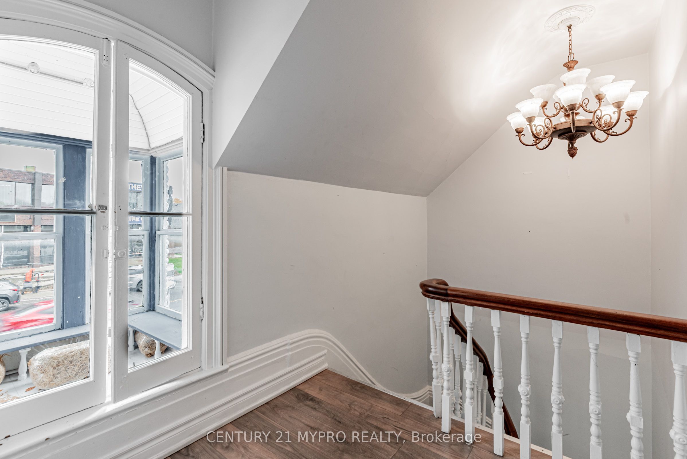 48 Main Street N Property Photo 26