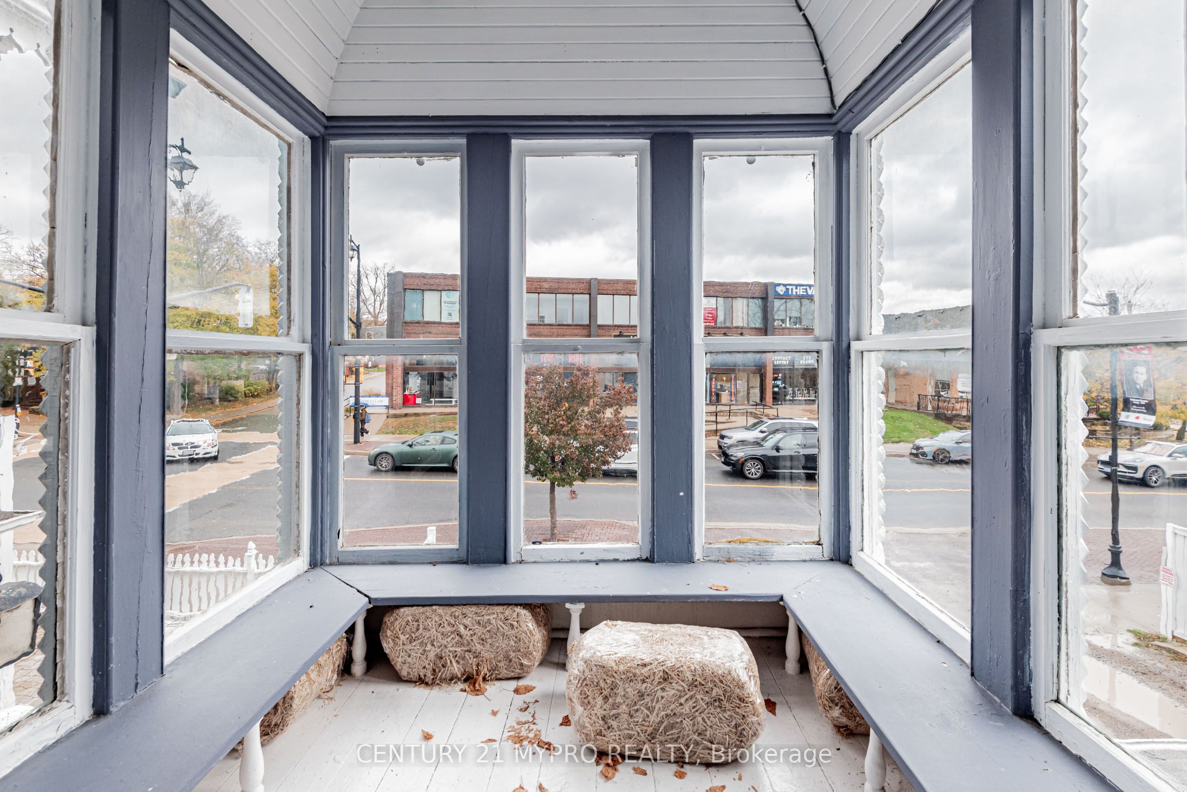 48 Main Street N Property Photo 27