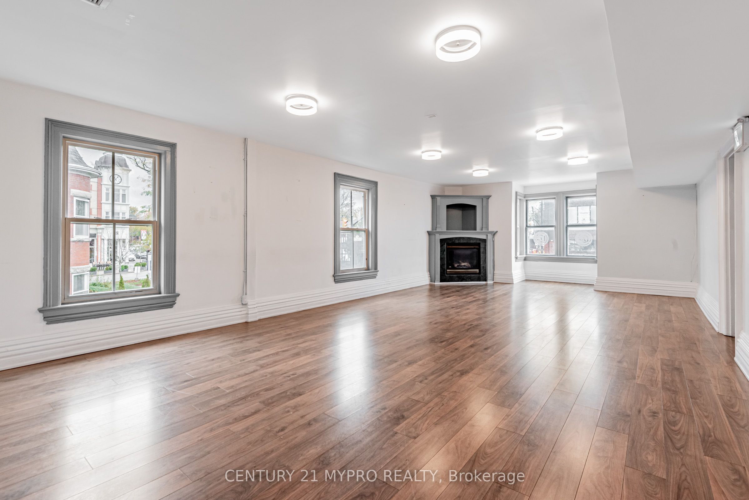 48 Main Street N Property Photo 34