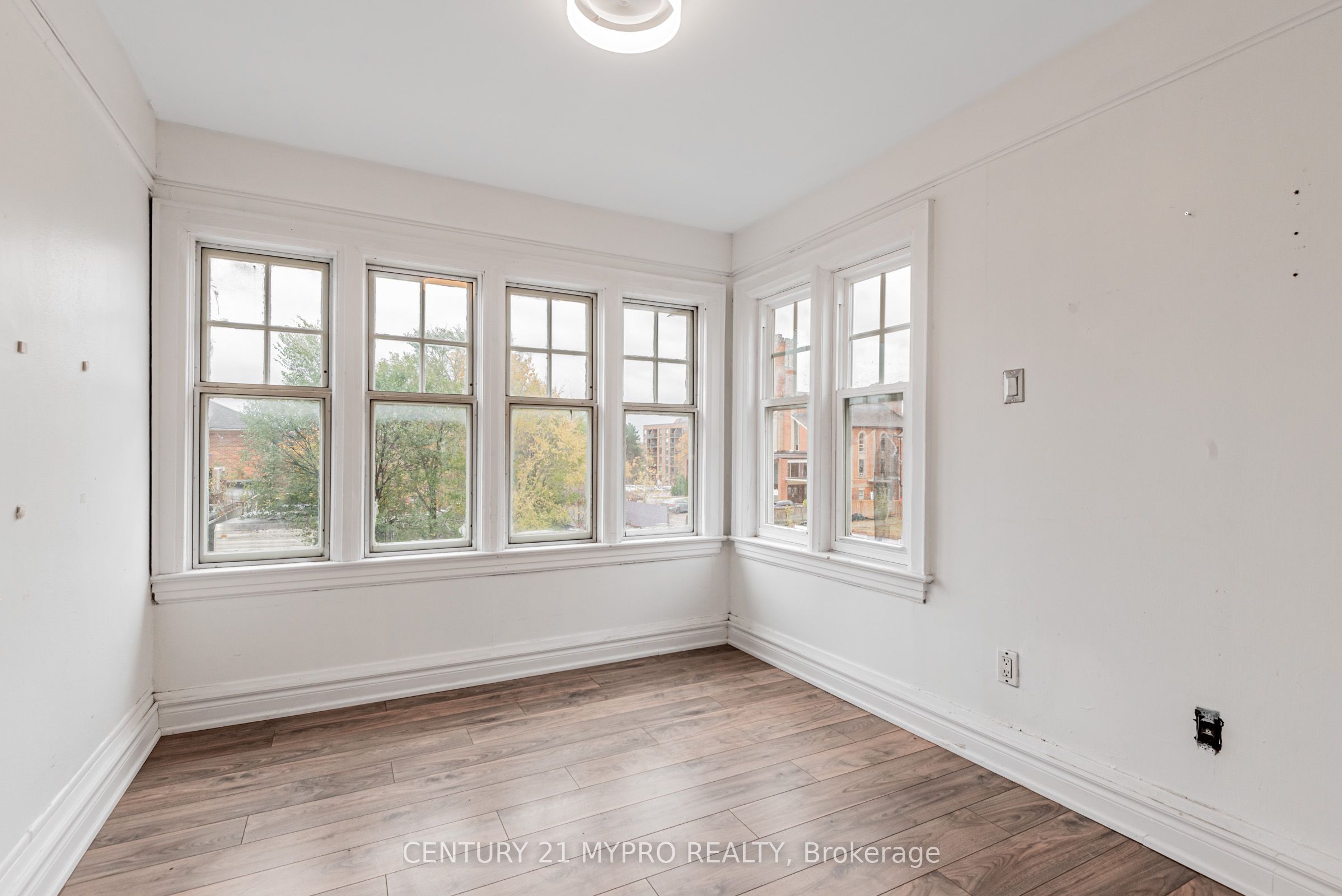 48 Main Street N Property Photo 37