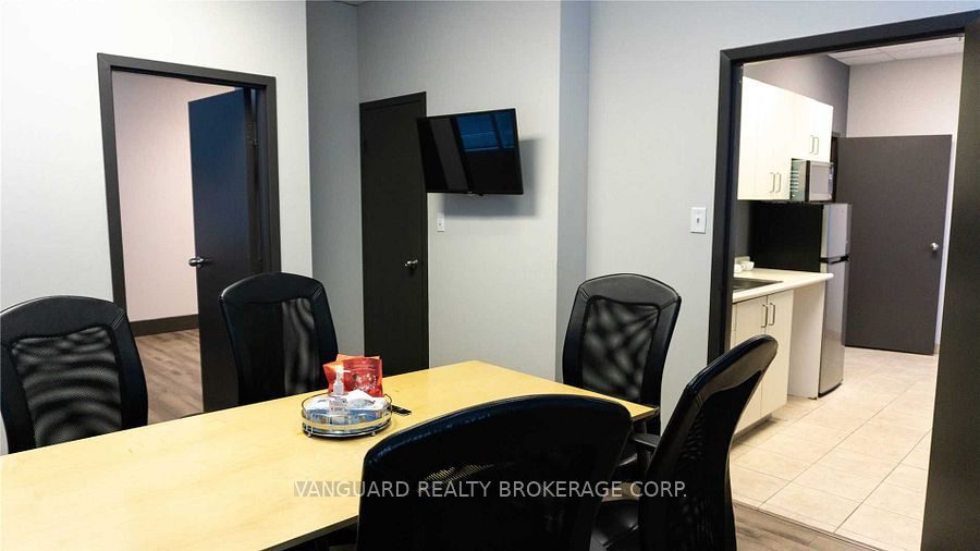 8810 Jane St Property Photo 3