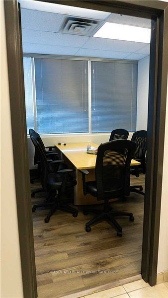 8810 Jane St Property Photo 5