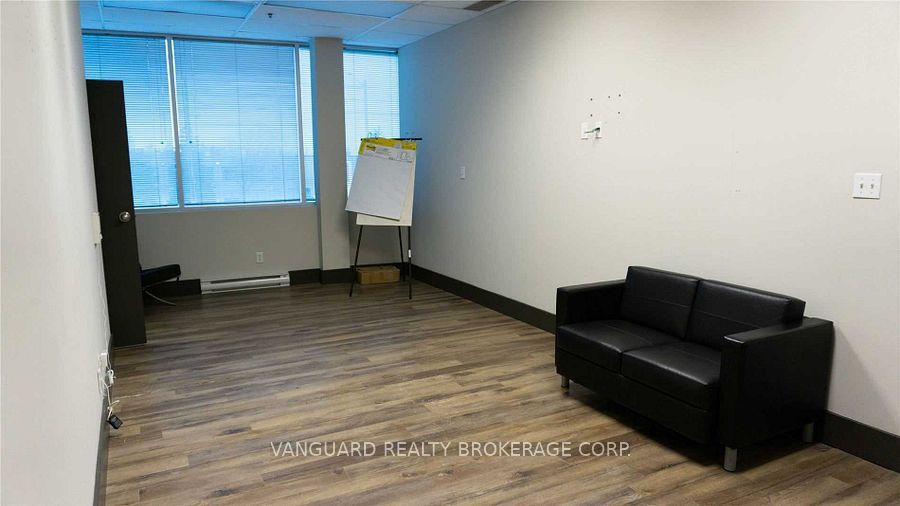 8810 Jane St Property Photo 8