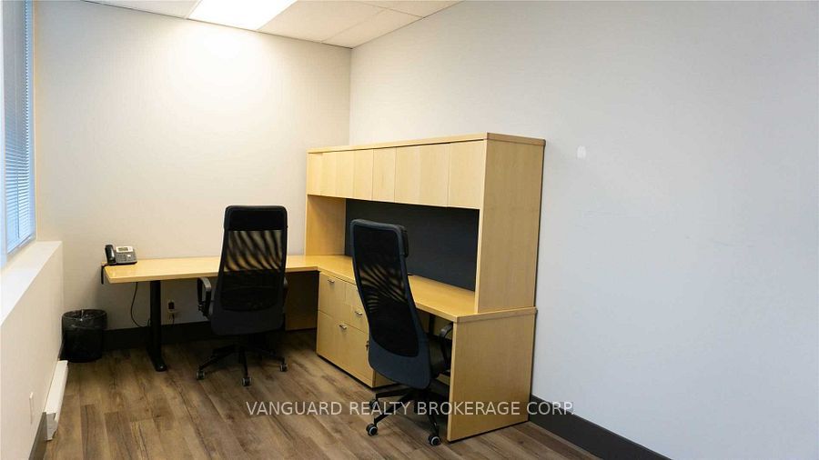 8810 Jane St Property Photo 10