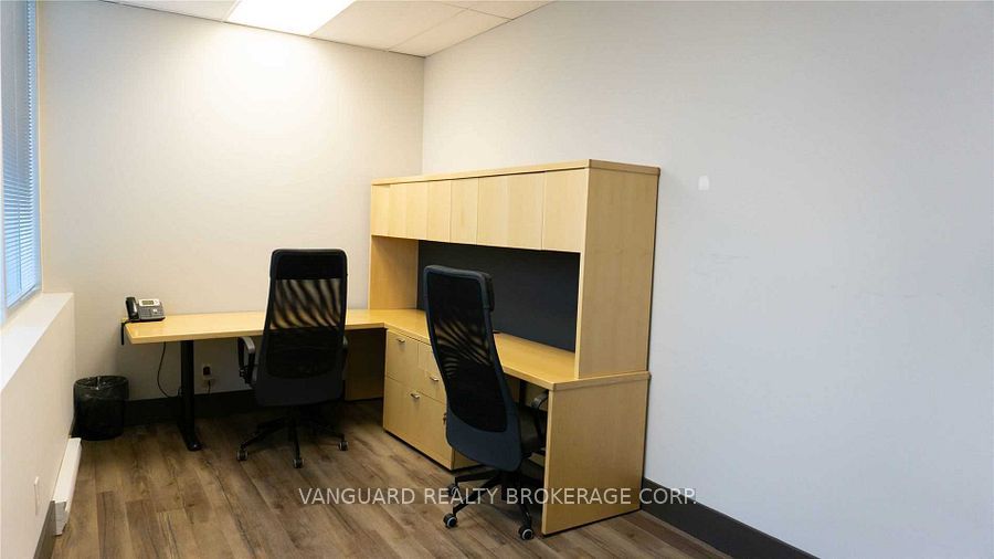 8810 Jane St Property Photo 11