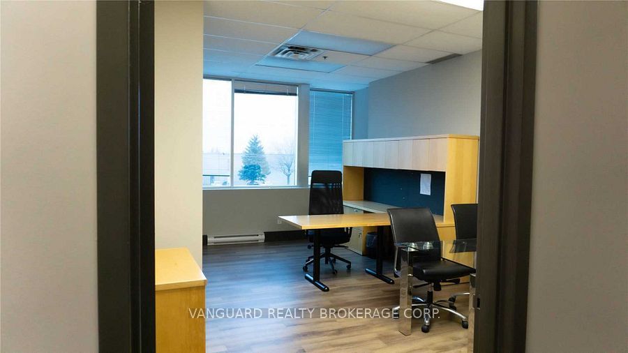 8810 Jane St Property Photo 12