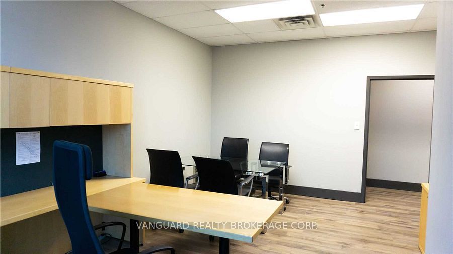 8810 Jane St Property Photo 13